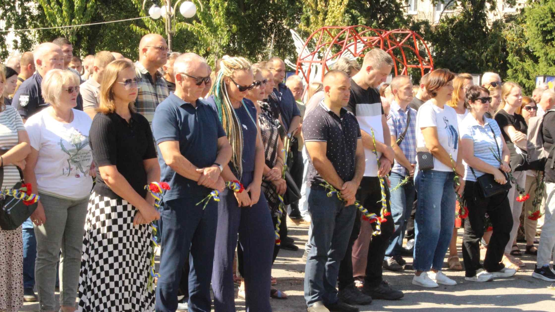 Козятин прощався з загиблим на війні молодим командиром