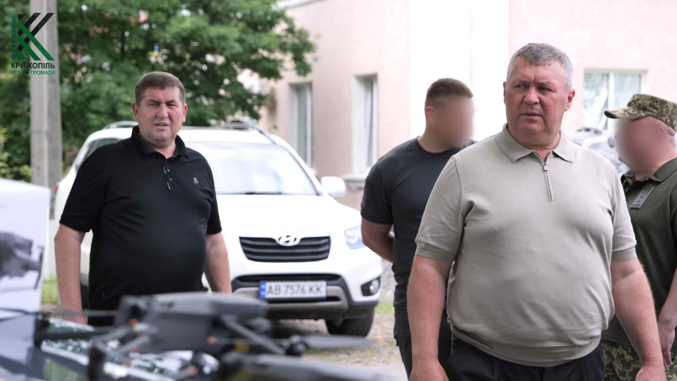 Крижопільська громада передала військовим пікап та квадрокоптери