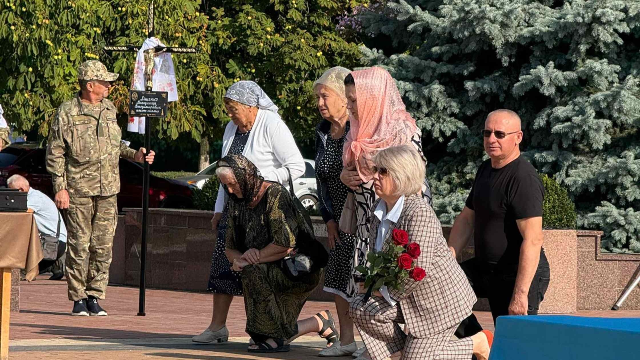 Ладижин прощався з донецьким воїном, родина якого знайшла прихисток на Вінниччині