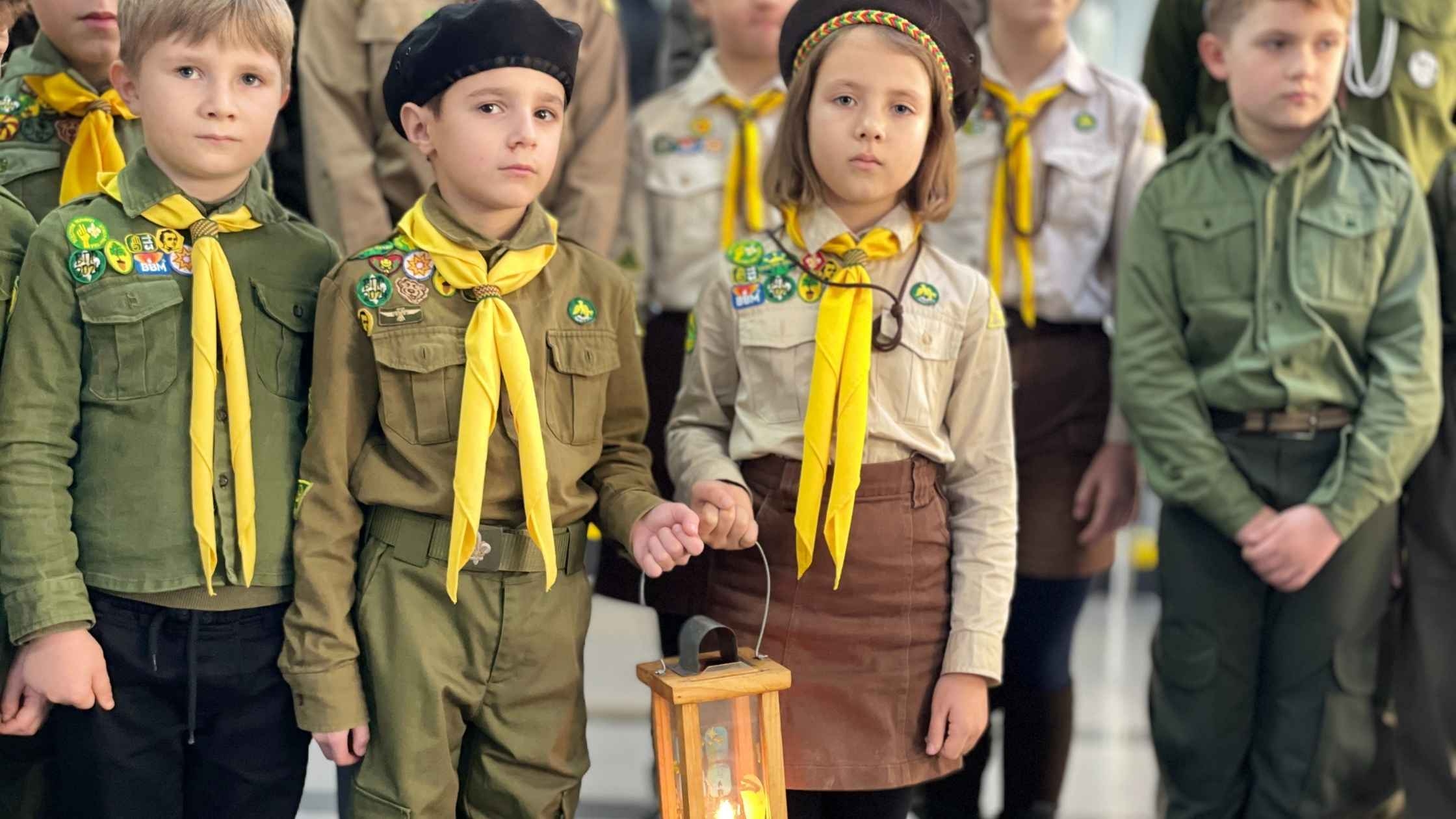 Лампадку з Вифлеємським вогнем Миру розмістили у Вінницькій міськраді