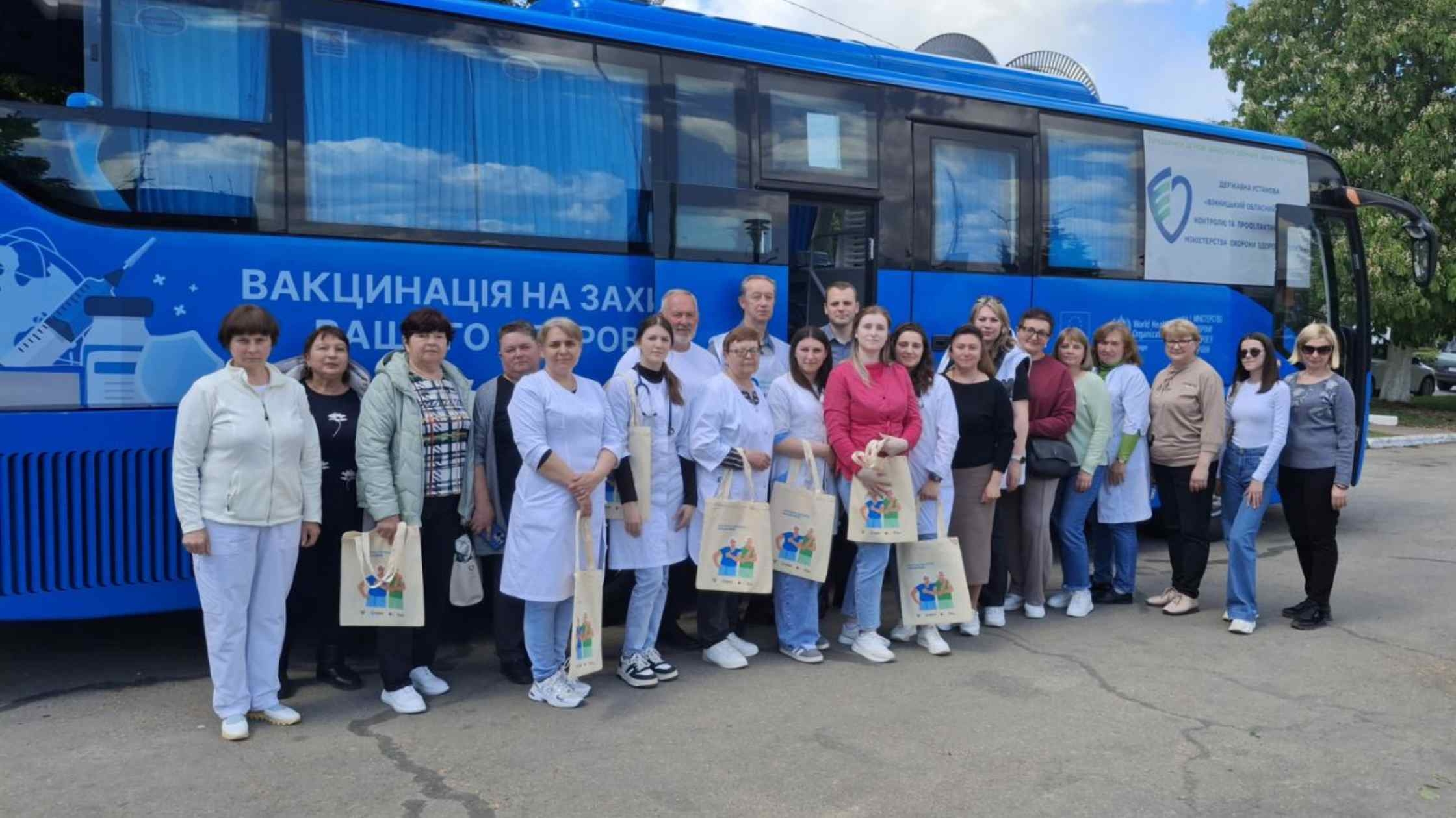 Мобільна амбулаторія та вакцинобус побували в Ладижині