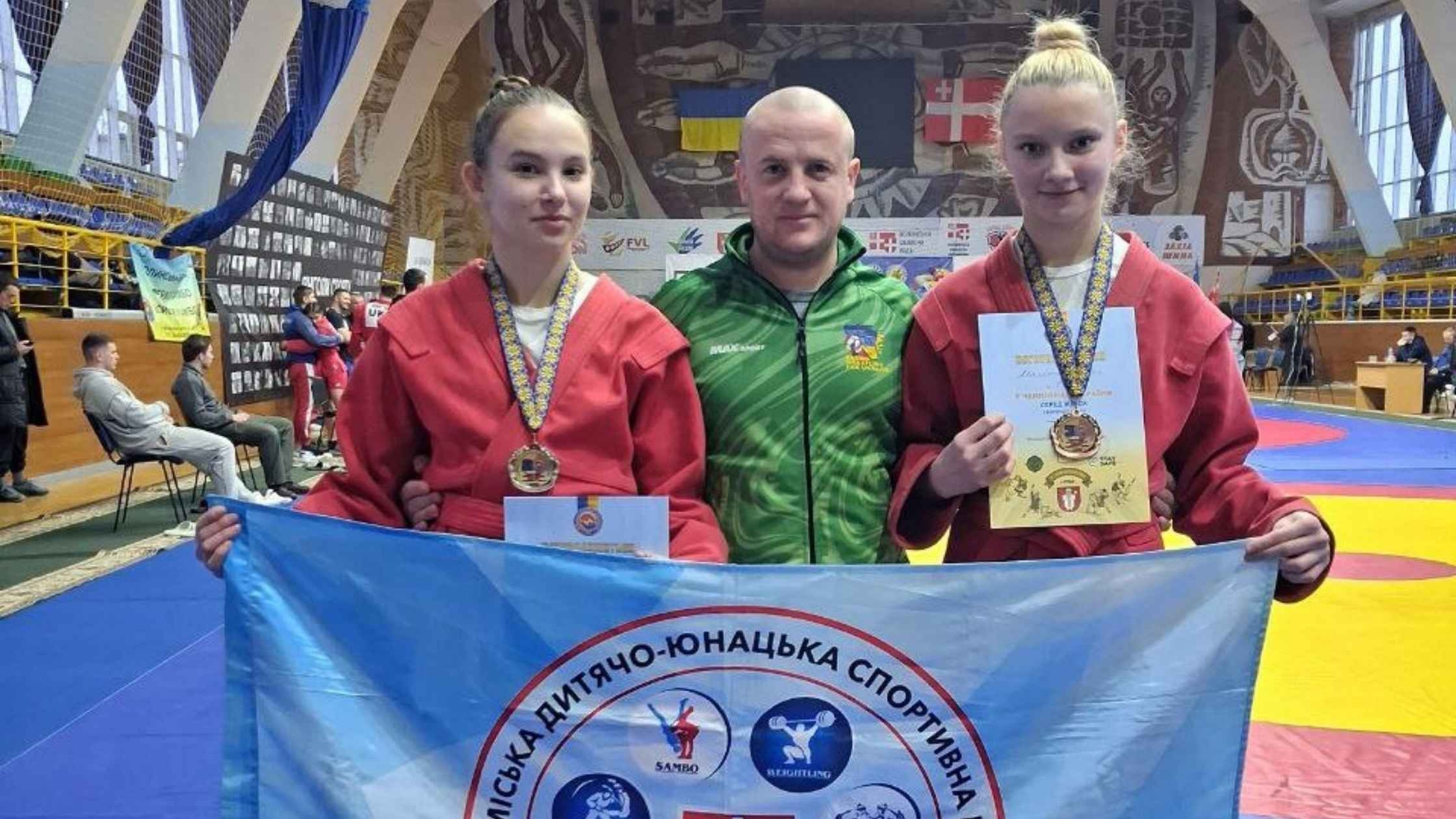 На чемпіонаті країни з самбо вінницькі спортсмени здобули шість нагород