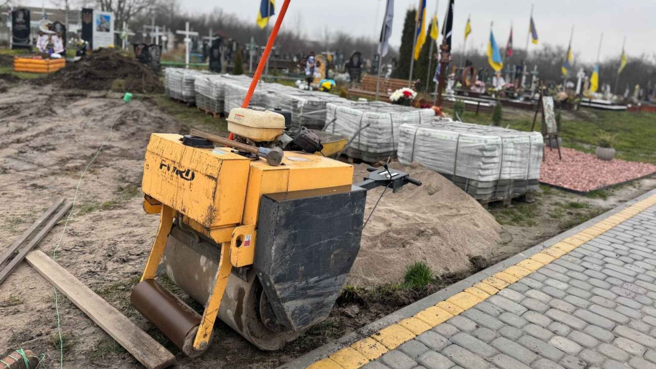 На кладовищі Вінницьких Хуторів облаштовують зону поховань Героїв
