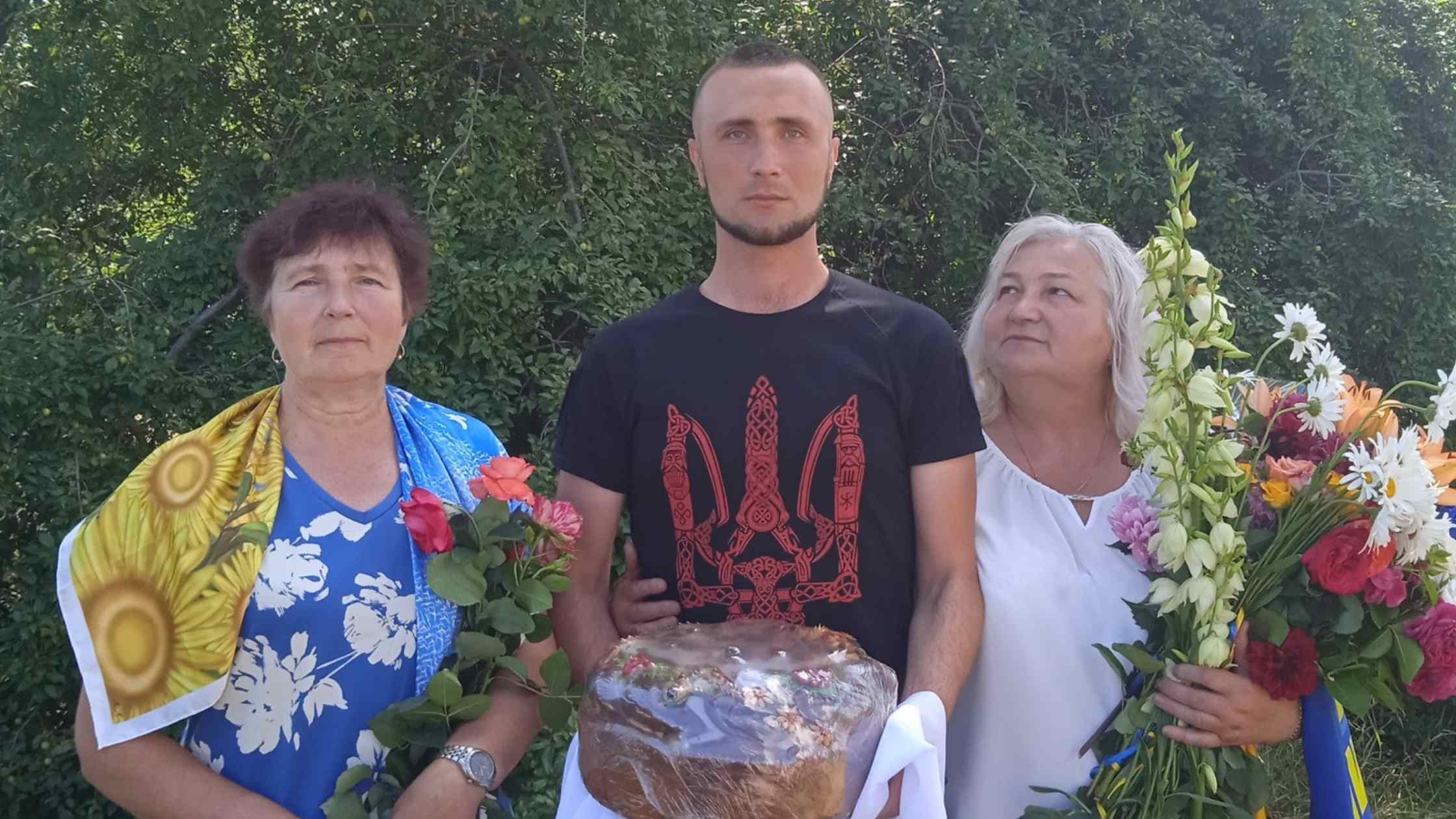 На Літинщині урочисто зустріли молодого воїна, який повернувся з полону