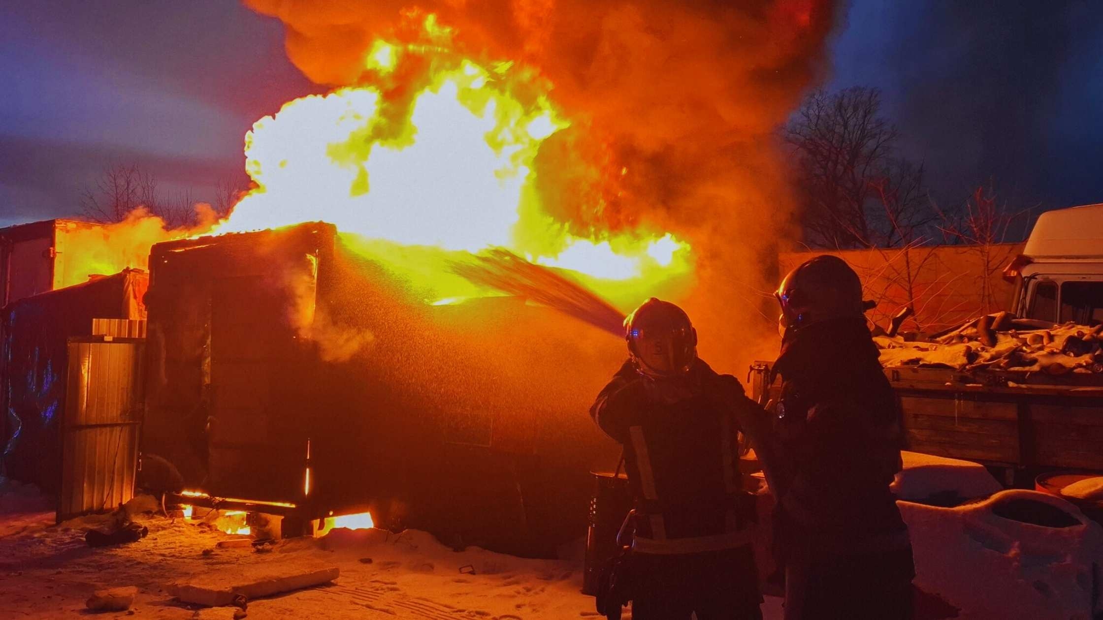 На Немирівському шосе у Вінниці горів паркувальний майданчик підприємства