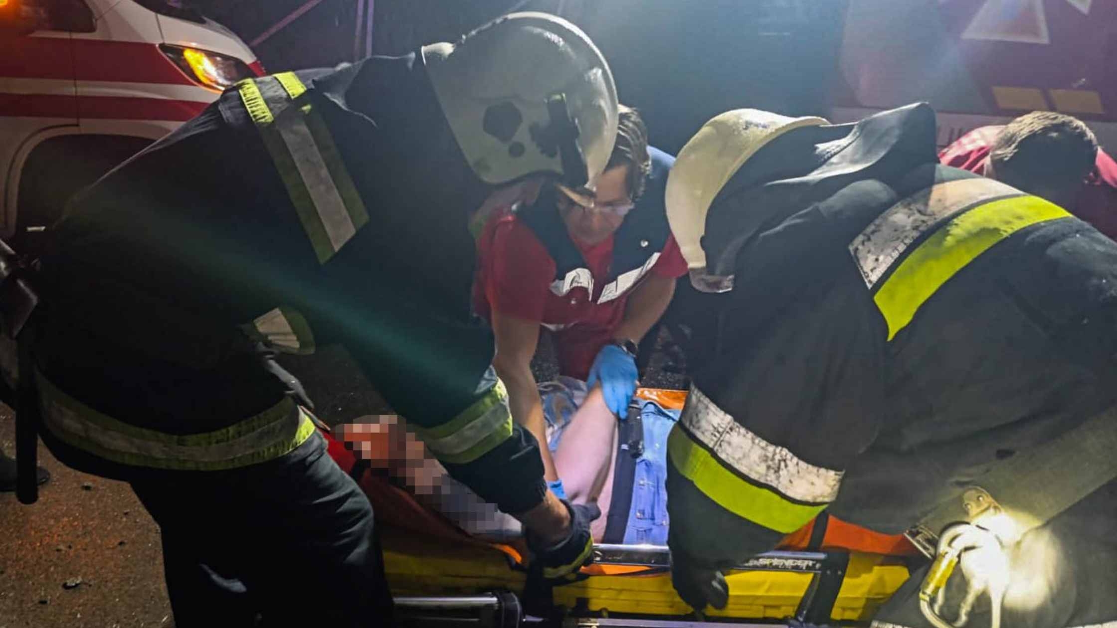 На Вінниччині 62-річна водійка мікроавтобуса в’їхала у стовп