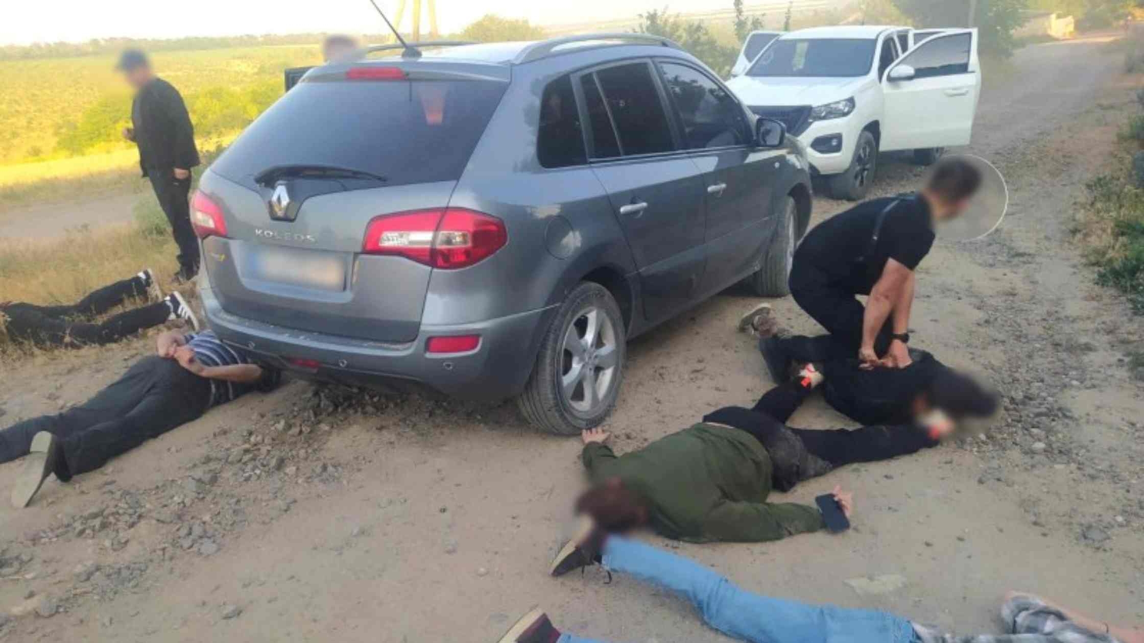 На Вінниччині чоловік за 9 тис. доларів обіцяв переправити військовозобов'язаних за кордон