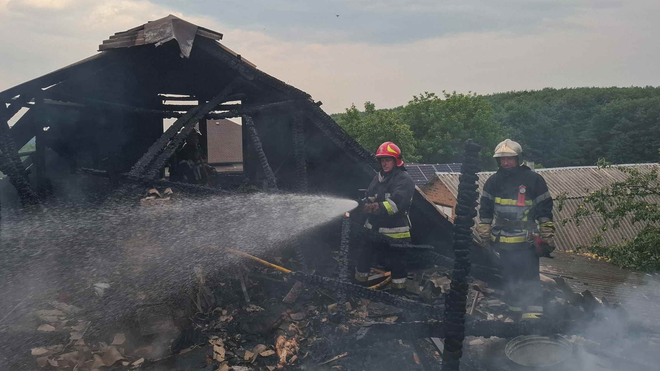 На Вінниччині горіли будинки, господарчі споруди та сміття (2)