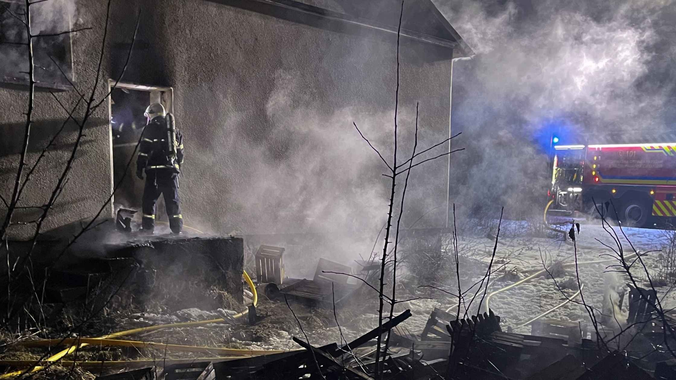 На Вінниччині горіли господарські споруди та прибудови