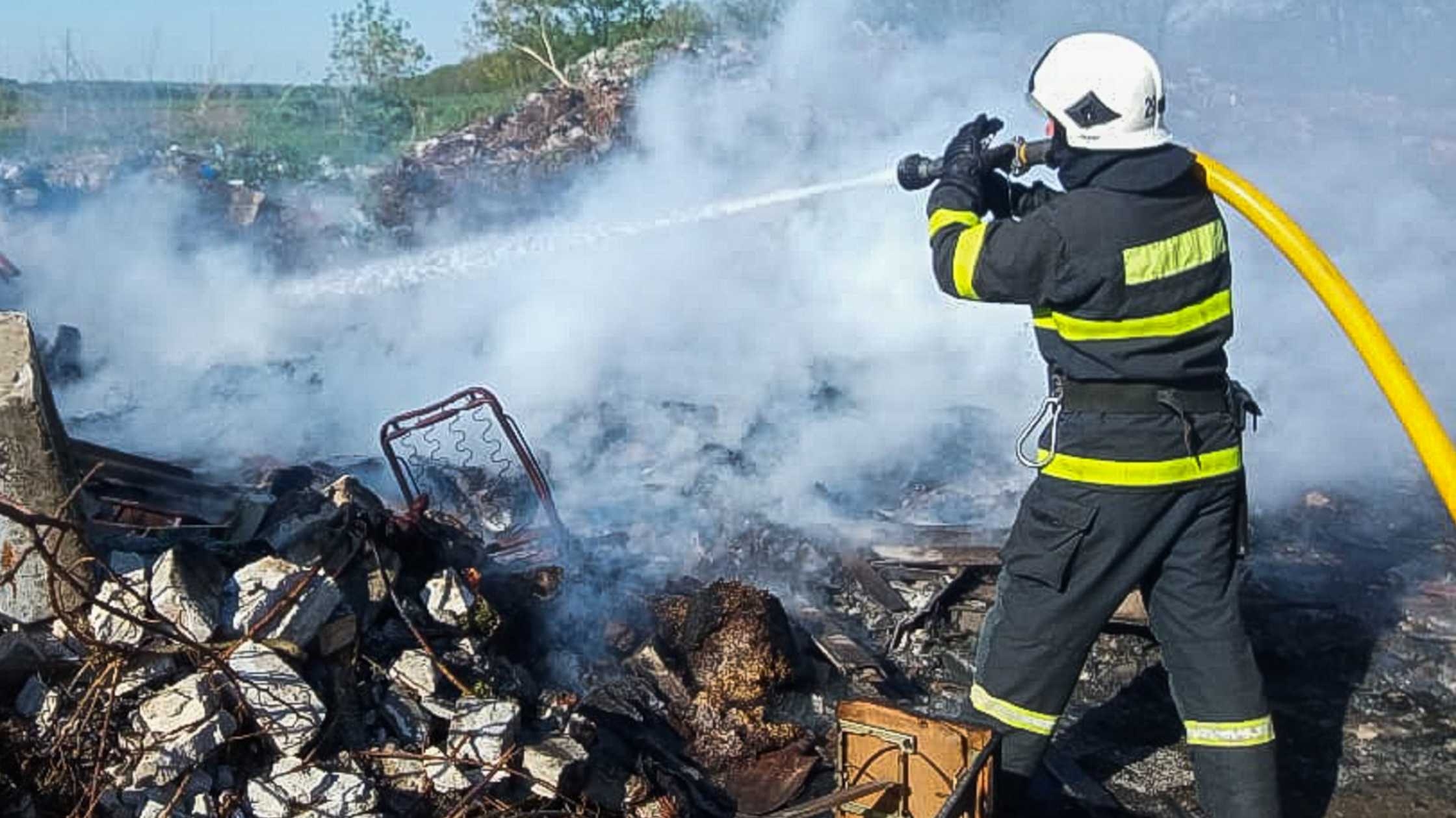 На Вінниччині горіли тюки сіна, господарчі будівлі та приватні будинки