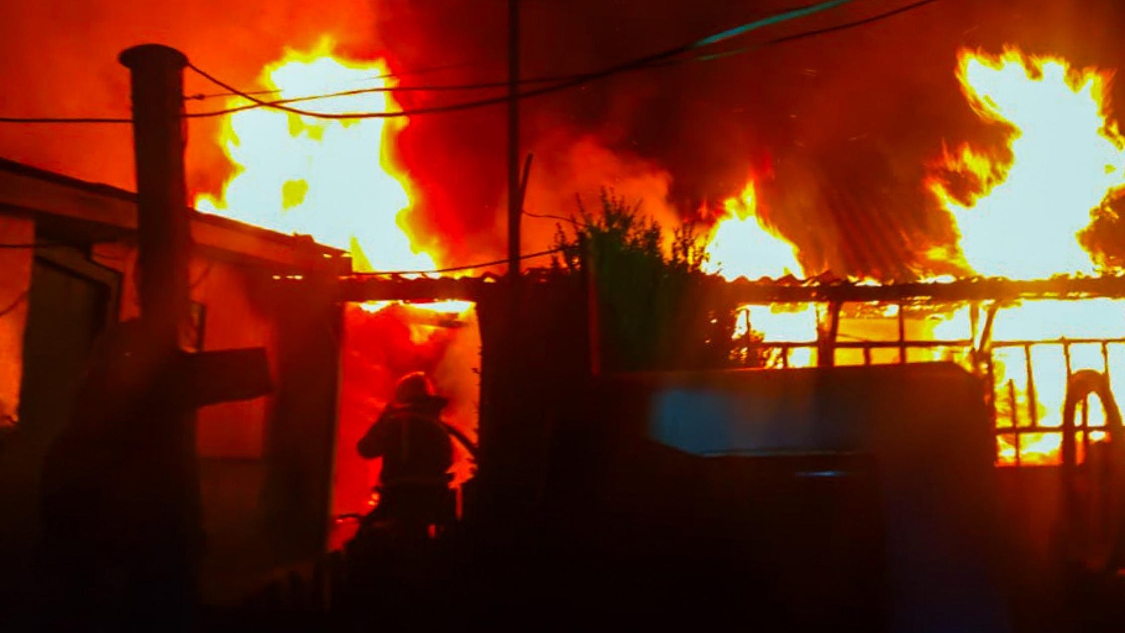 На Вінниччині горіли житлові будинки, гаражі та господарські споруди