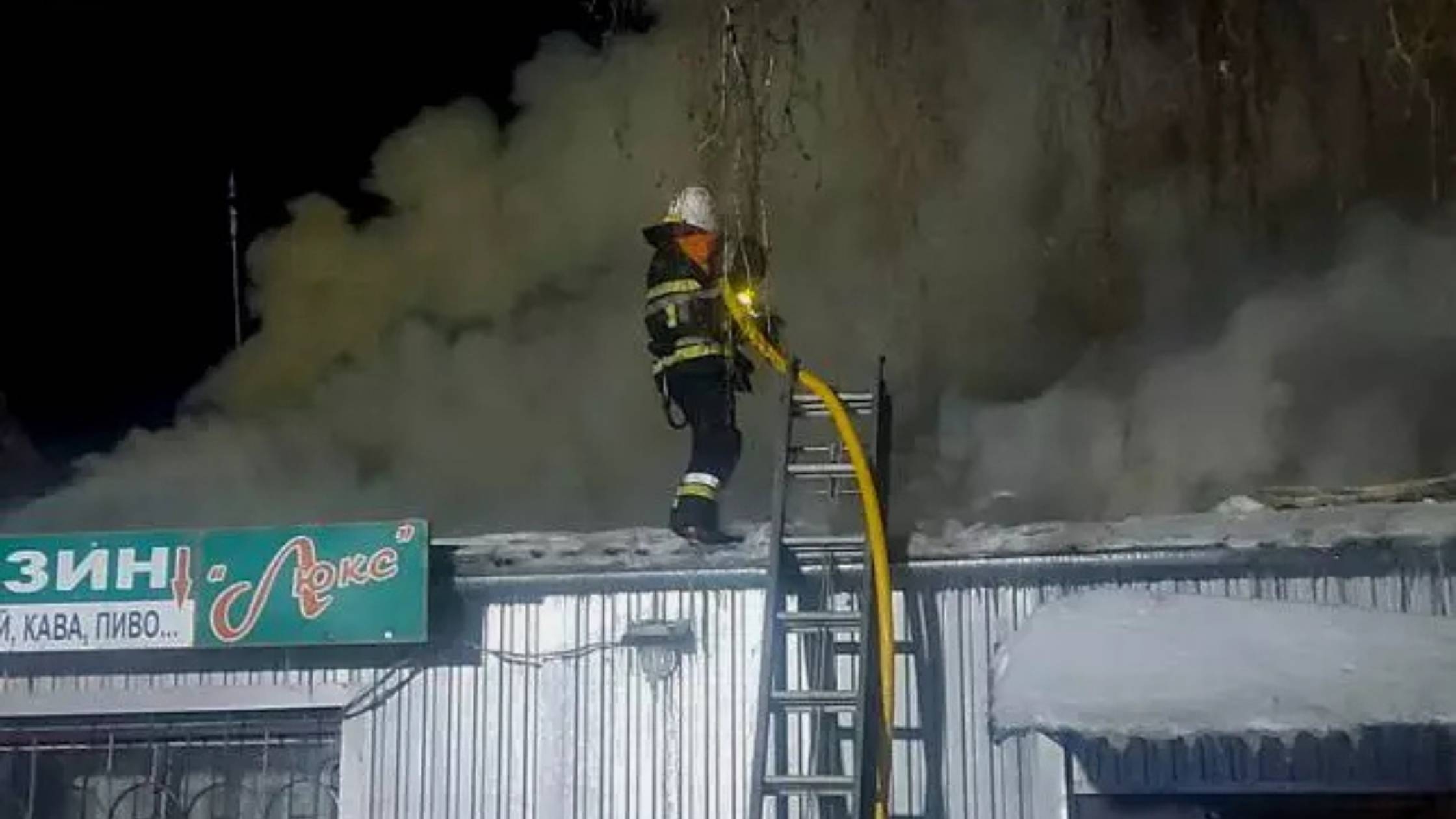 На Вінниччині горів продуктовий магазин