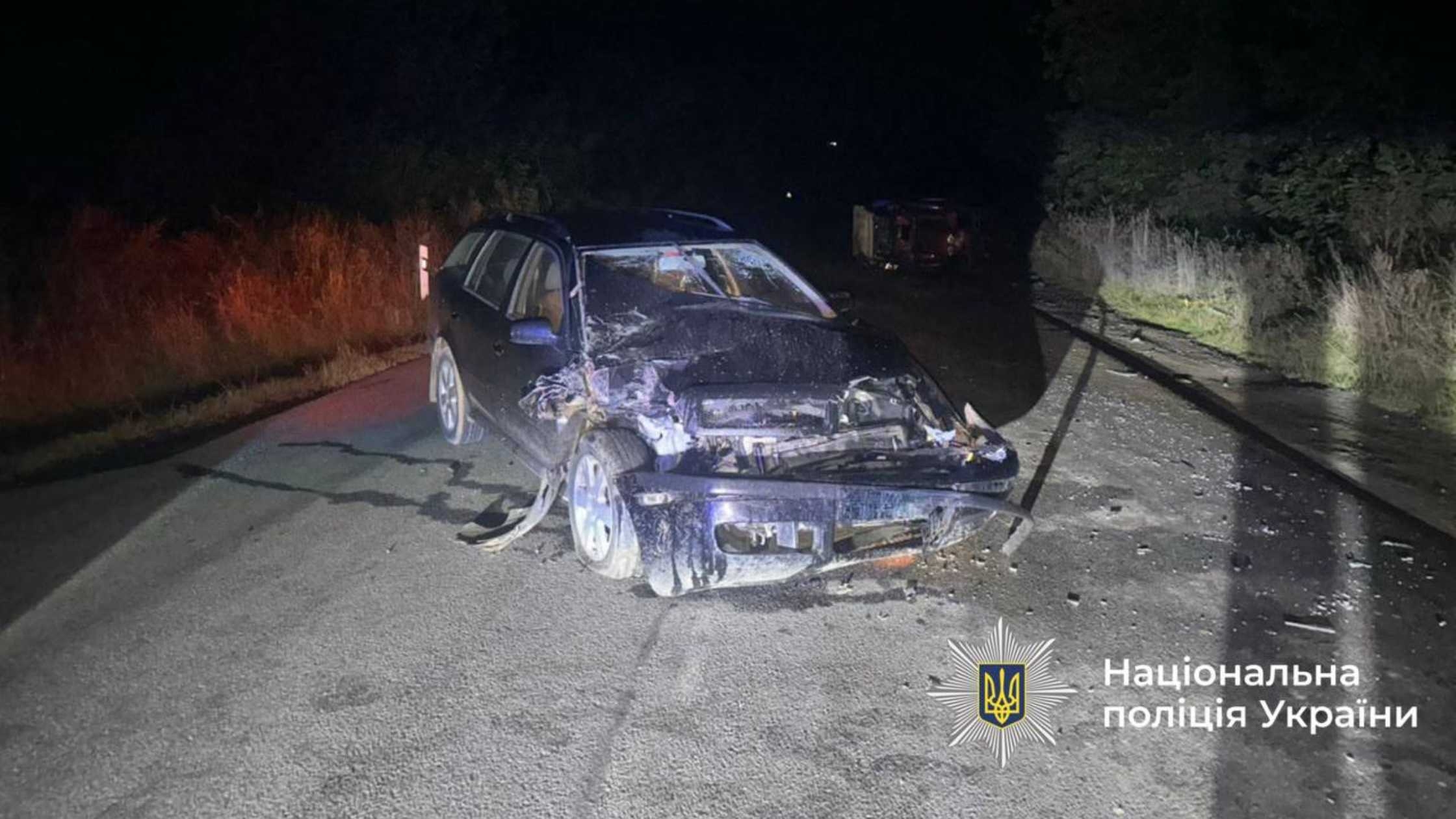 На Вінниччині легковик в’їхав у трактор – постраждав 40-річний водій