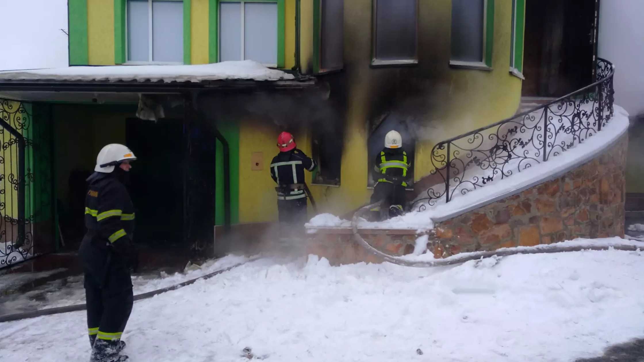 На Вінниччині ліквідували пожежу в 126-річній церкві