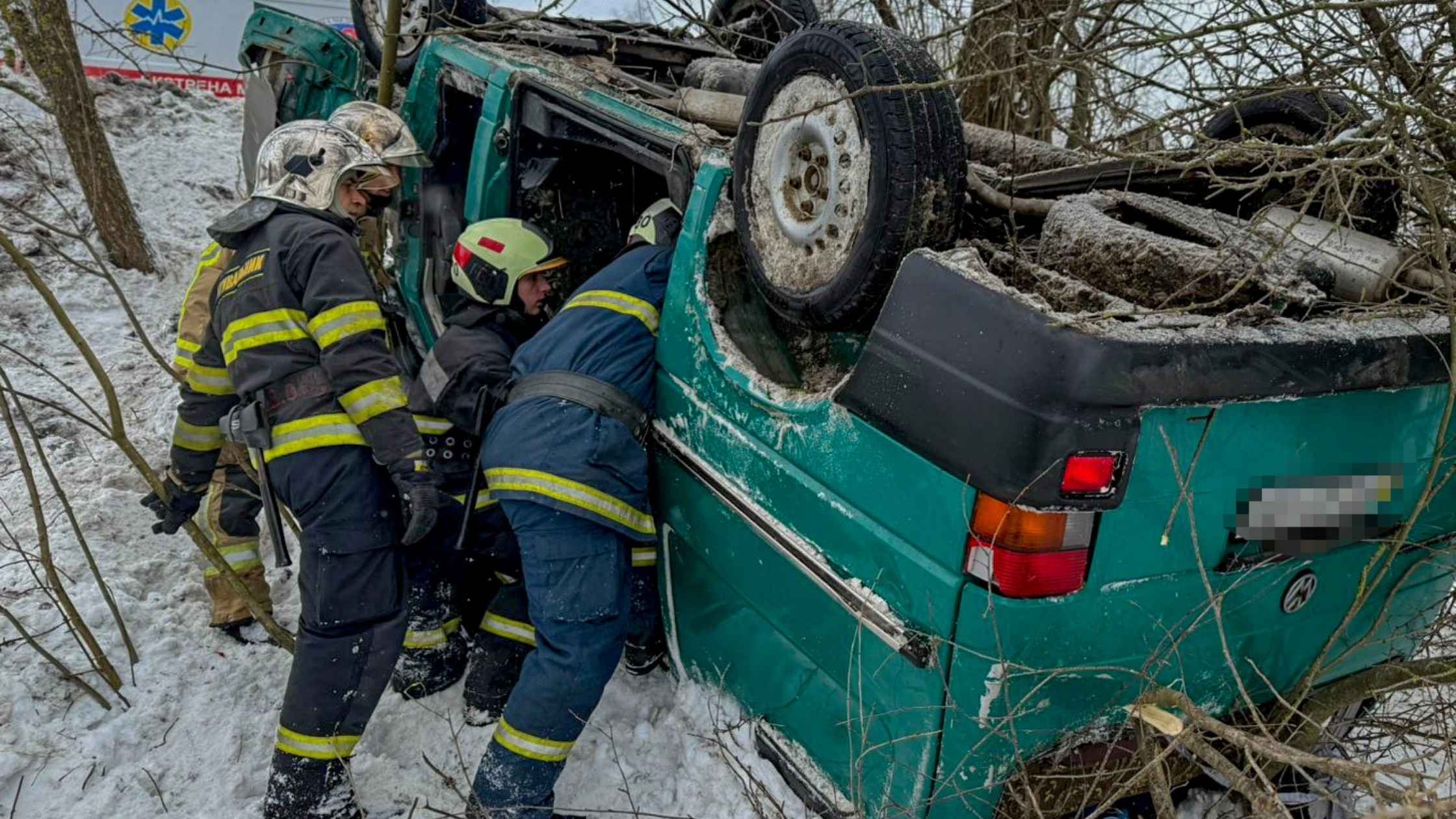 На Вінниччині перекинувся мікроавтобус з пасажирами, один із них загинув