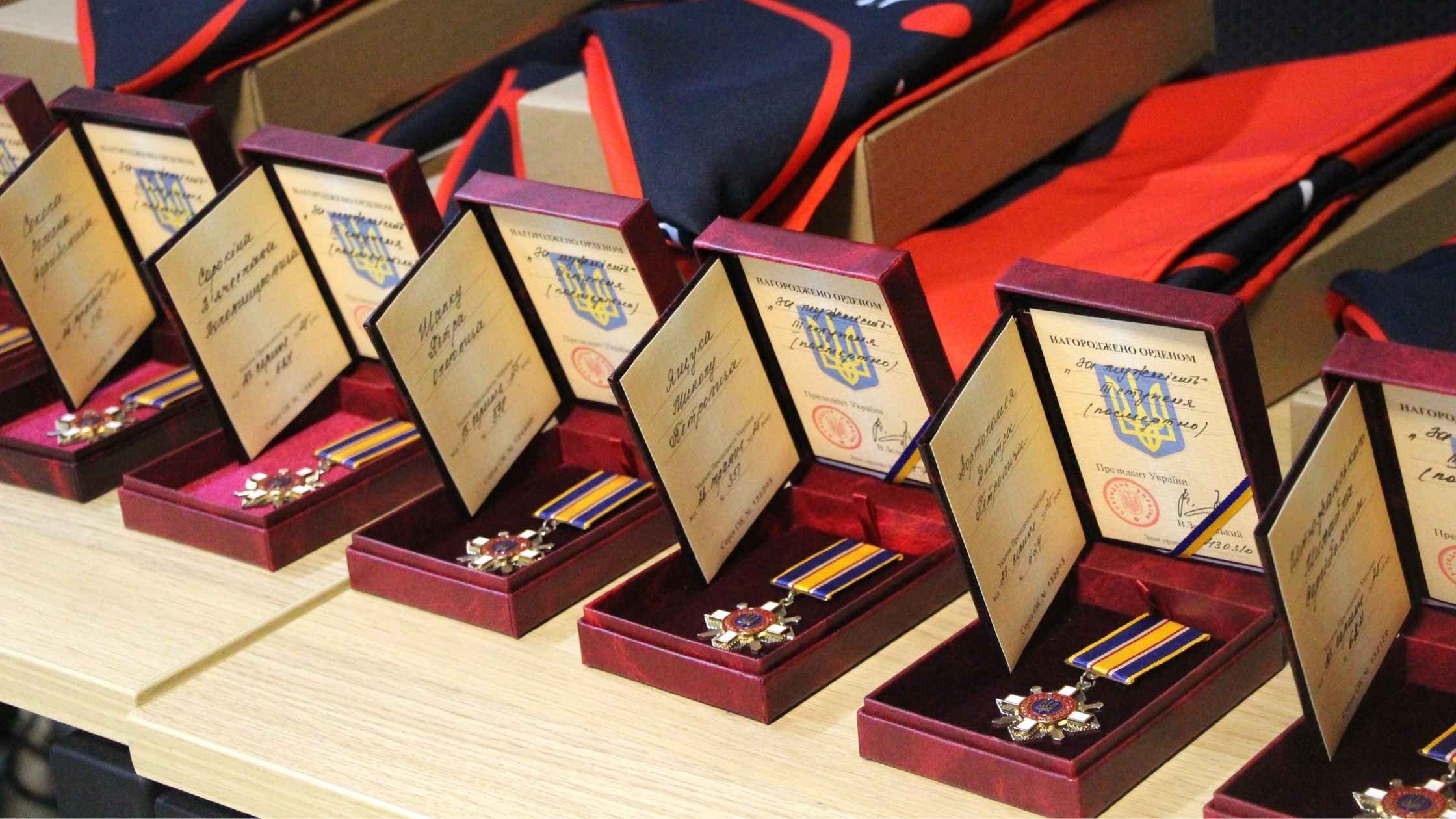 У Вінниці родинам загиблих військовослужбовців вручили посмертні державні нагороди