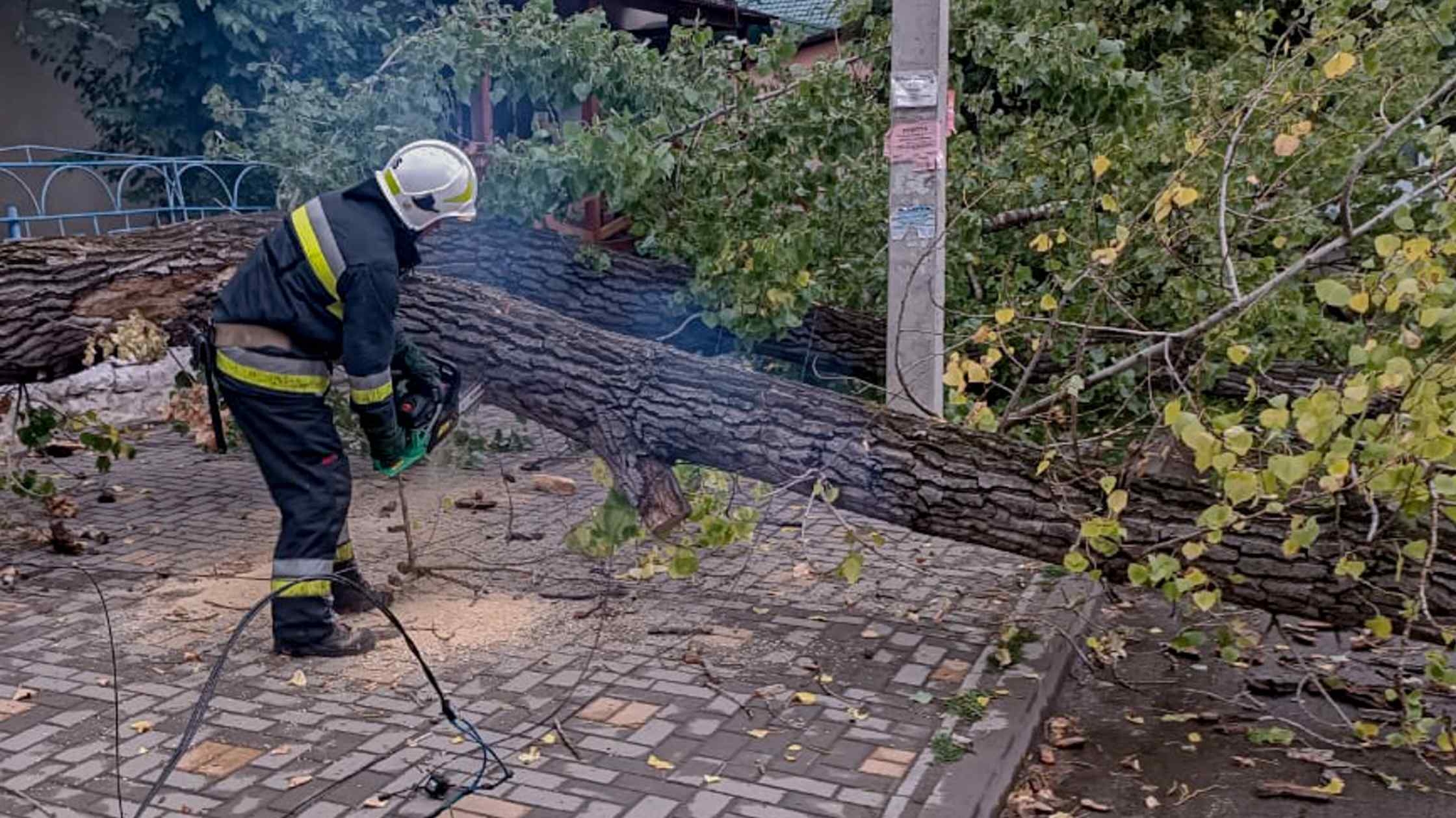 На Вінниччині рятувальники 32 рази виїжджали на ліквідацію наслідків негоди