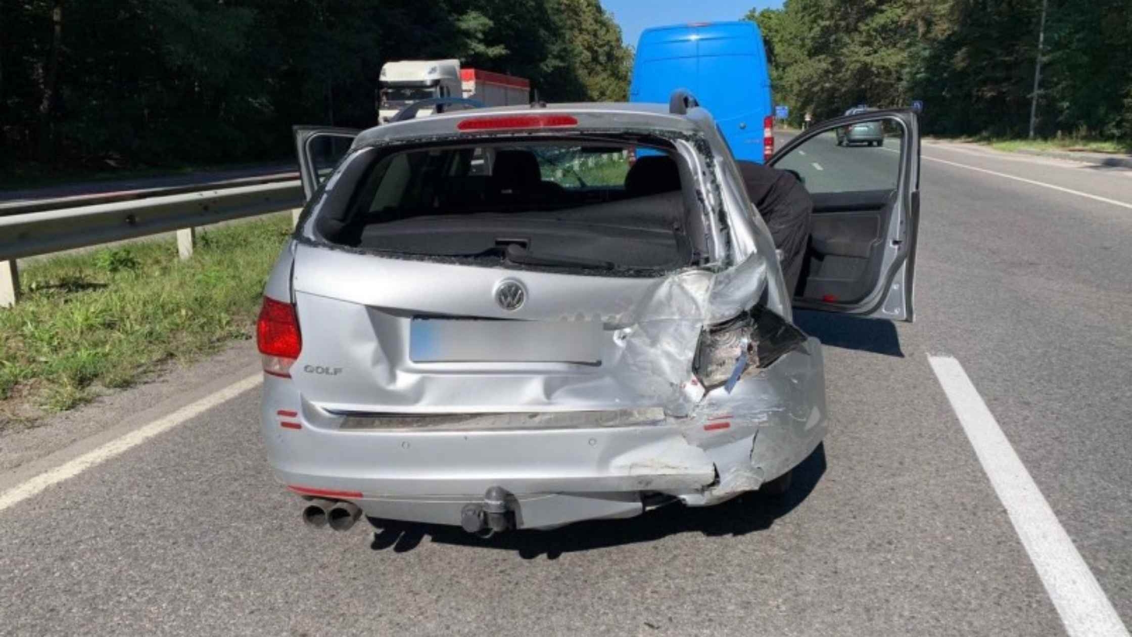 На Вінниччині зіткнулись два авто, а постраждав пішохід, який переходив дорогу