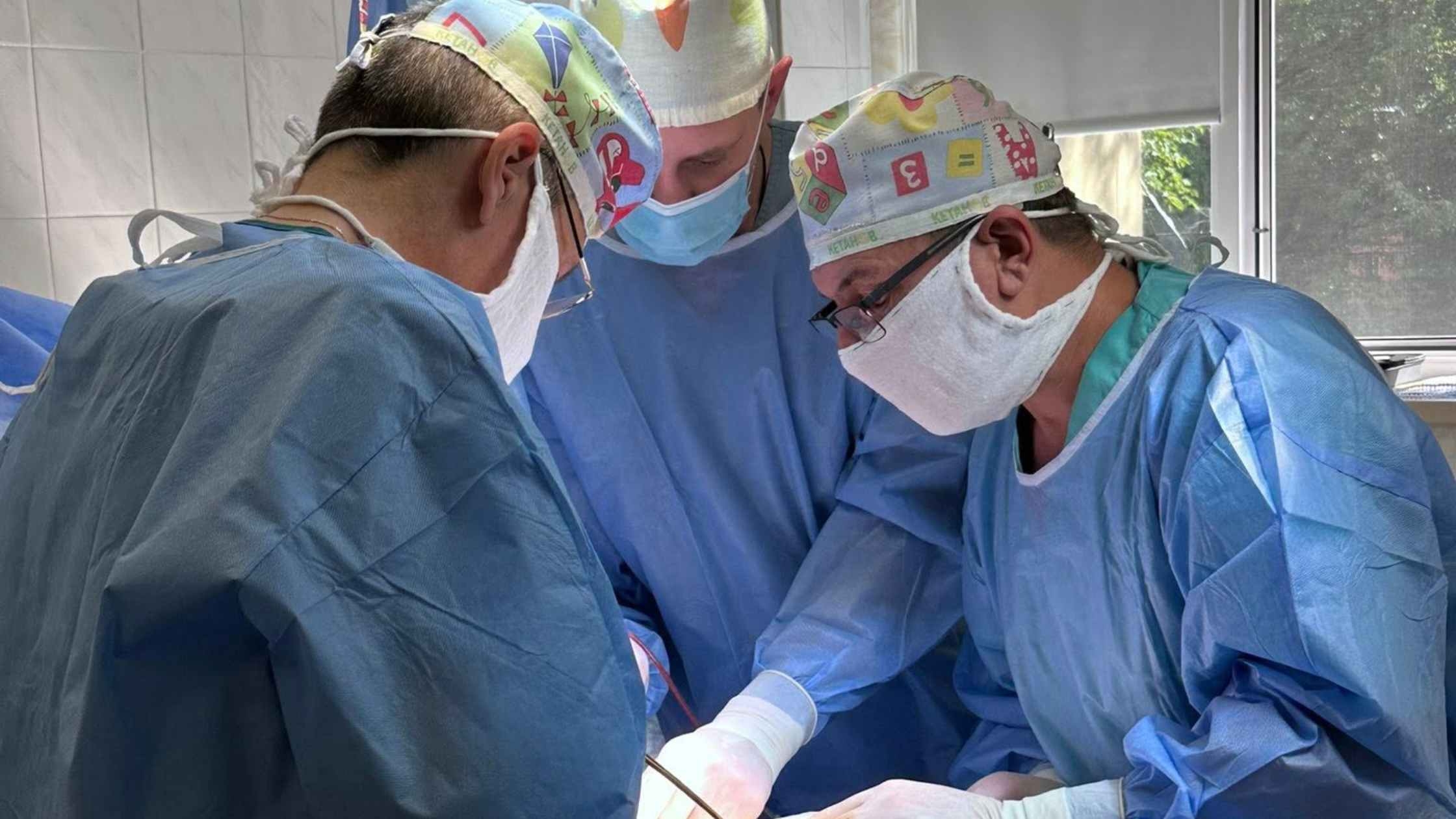 Надзвичайно складну операцію на трахеї виконали вінницькі хірурги