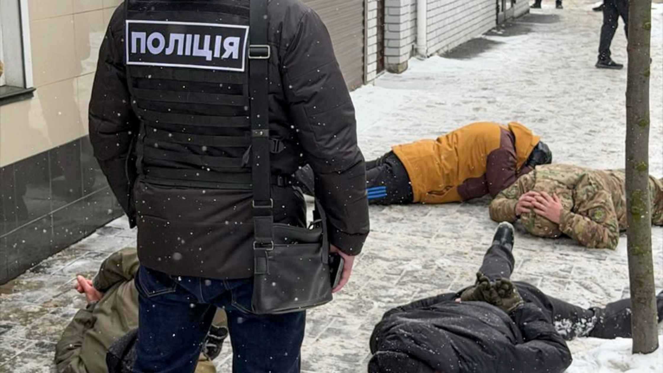 Нацполіція спільно з СБУ викрила вінничан, які за гроші «відбивали» чоловіків від мобілізації