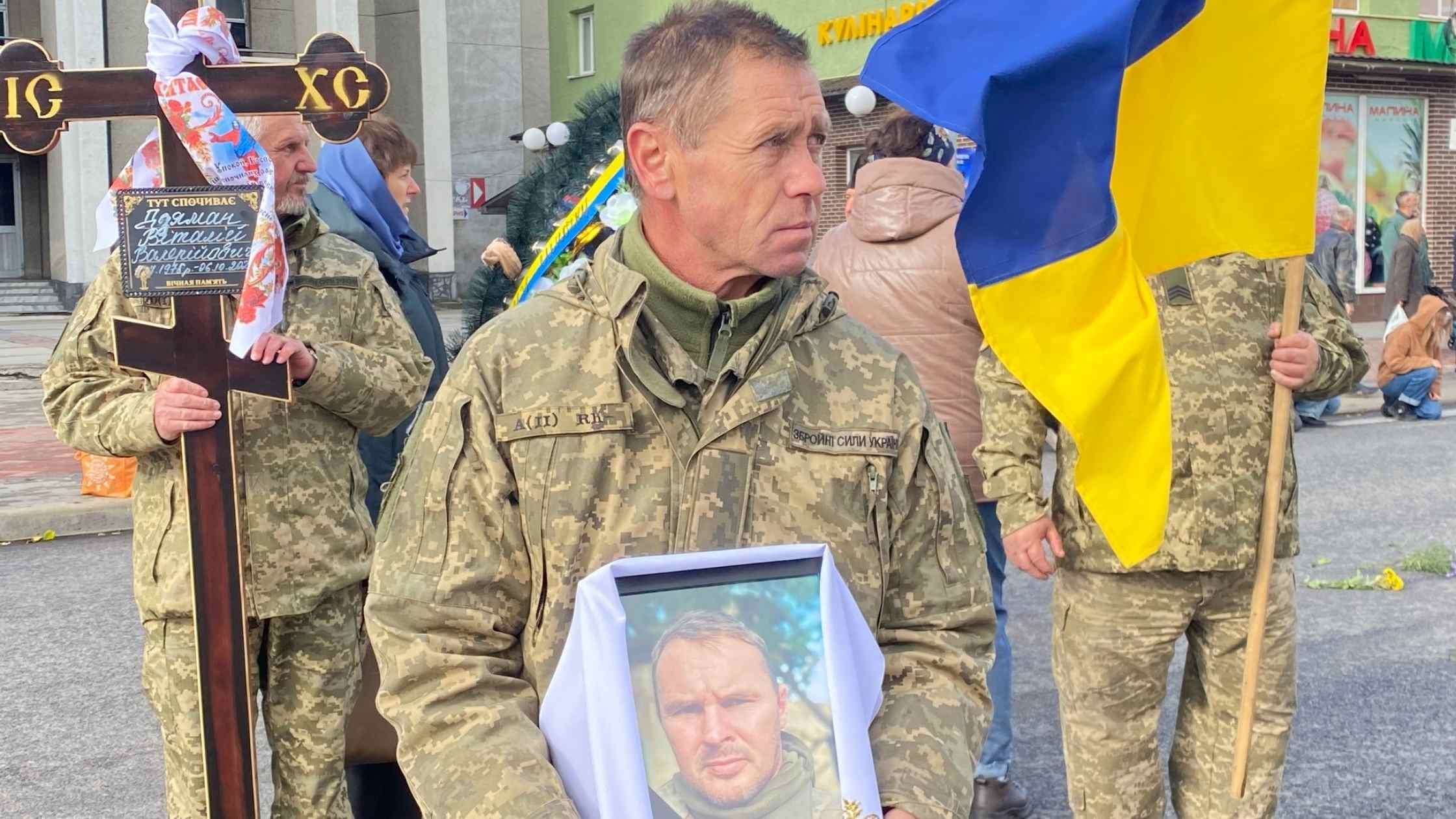 Немирівська громада прощалась з загиблим 49-річним героєм