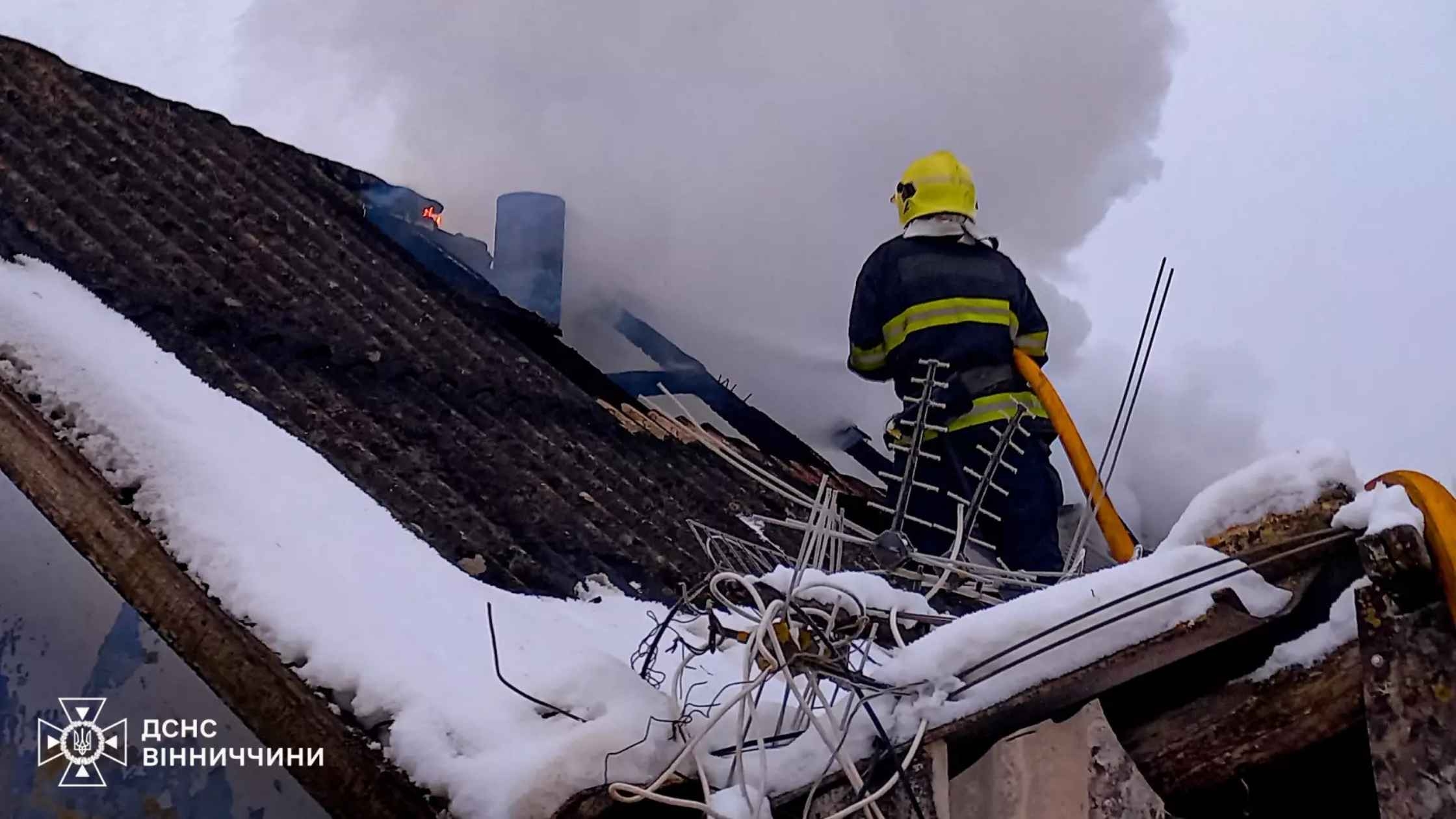 Несправність пічного опалення спричинила загоряння в приватному будинку у Вінниці