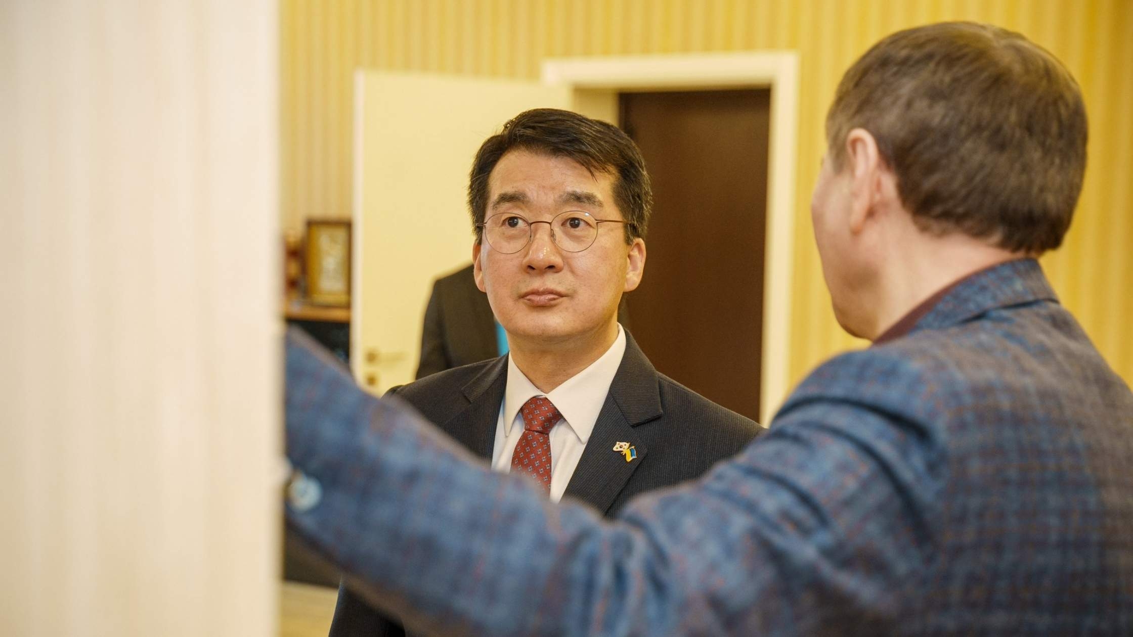 Обговорили повоєнний розвиток і співпрацю: у Вінницю завітав Посол Республіки Корея Пак Кічанг