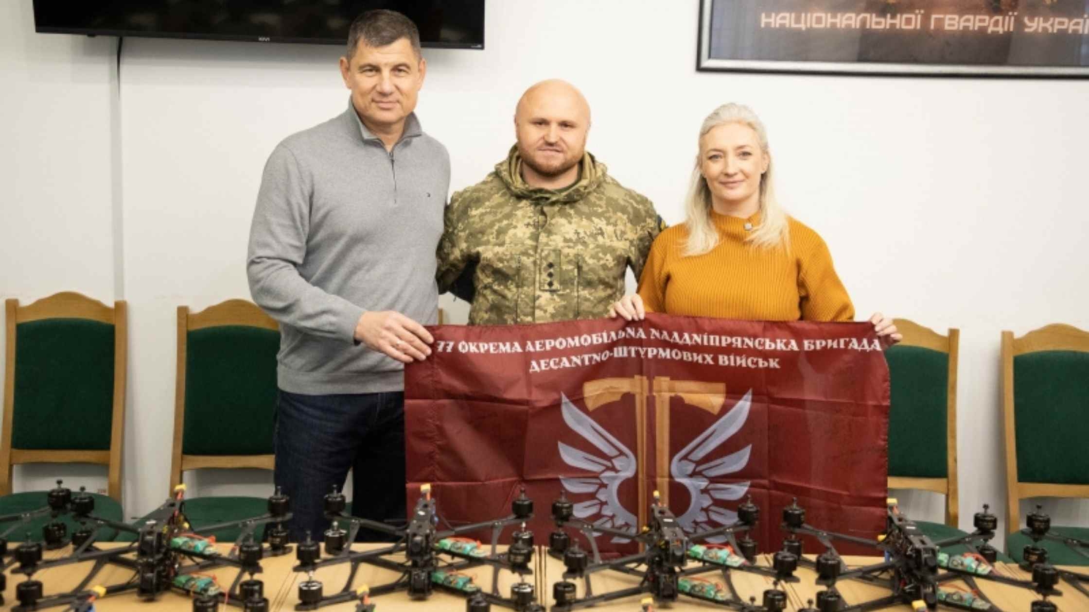 Окремій аеромобільній Наддніпрянській бригаді у Вінниці передали безпілотники