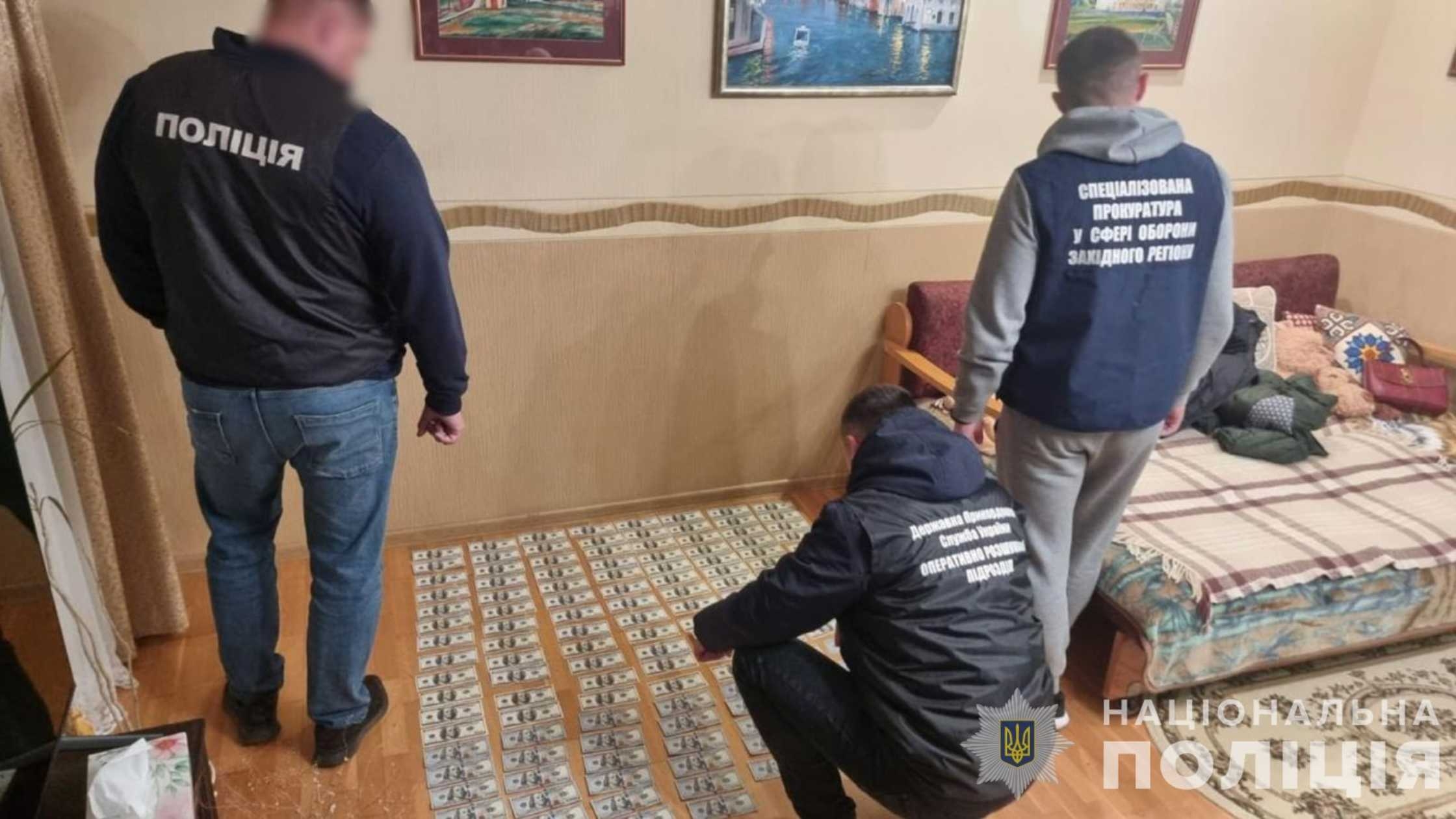 Організаторам незаконних переправлень через держкордон оголосили понад 60 підозр