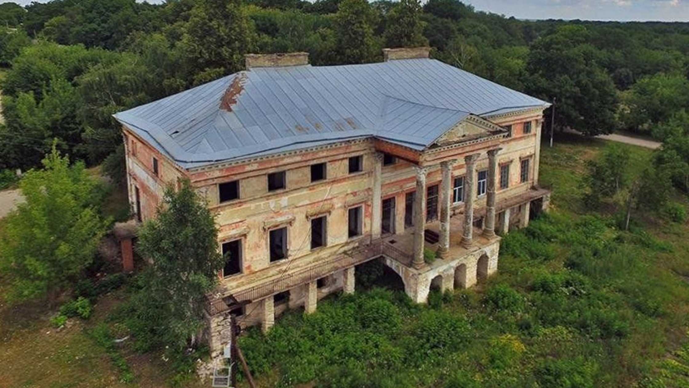 Палац в селі Серебринці повернули у власність громади