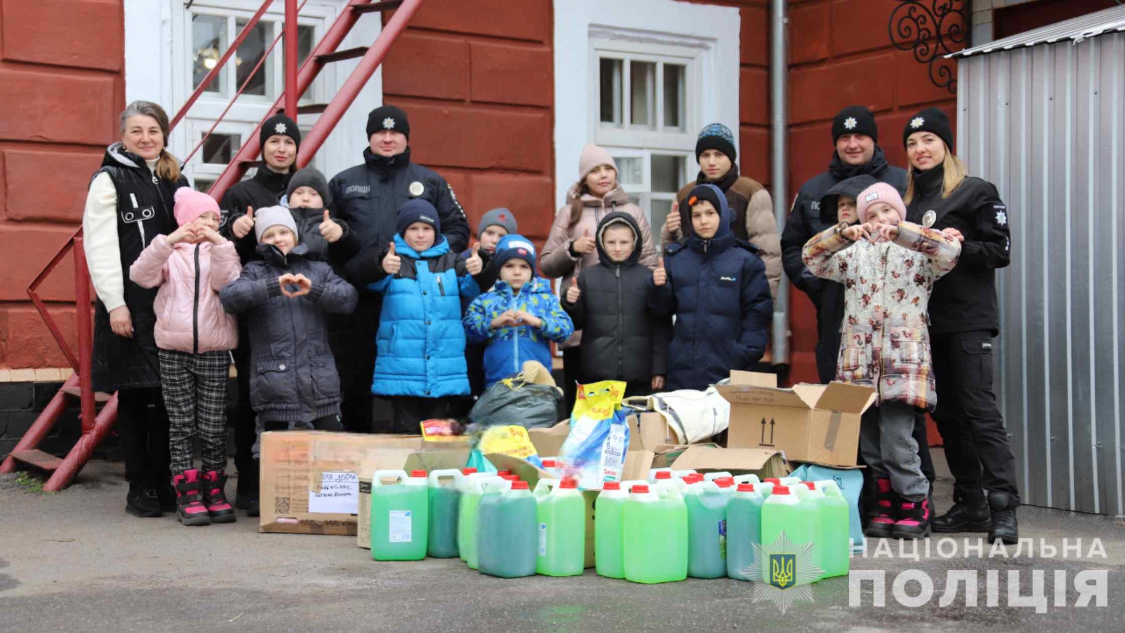 Поліцейські Вінниччини піклуються про дітей Іванівської спеціальної школи