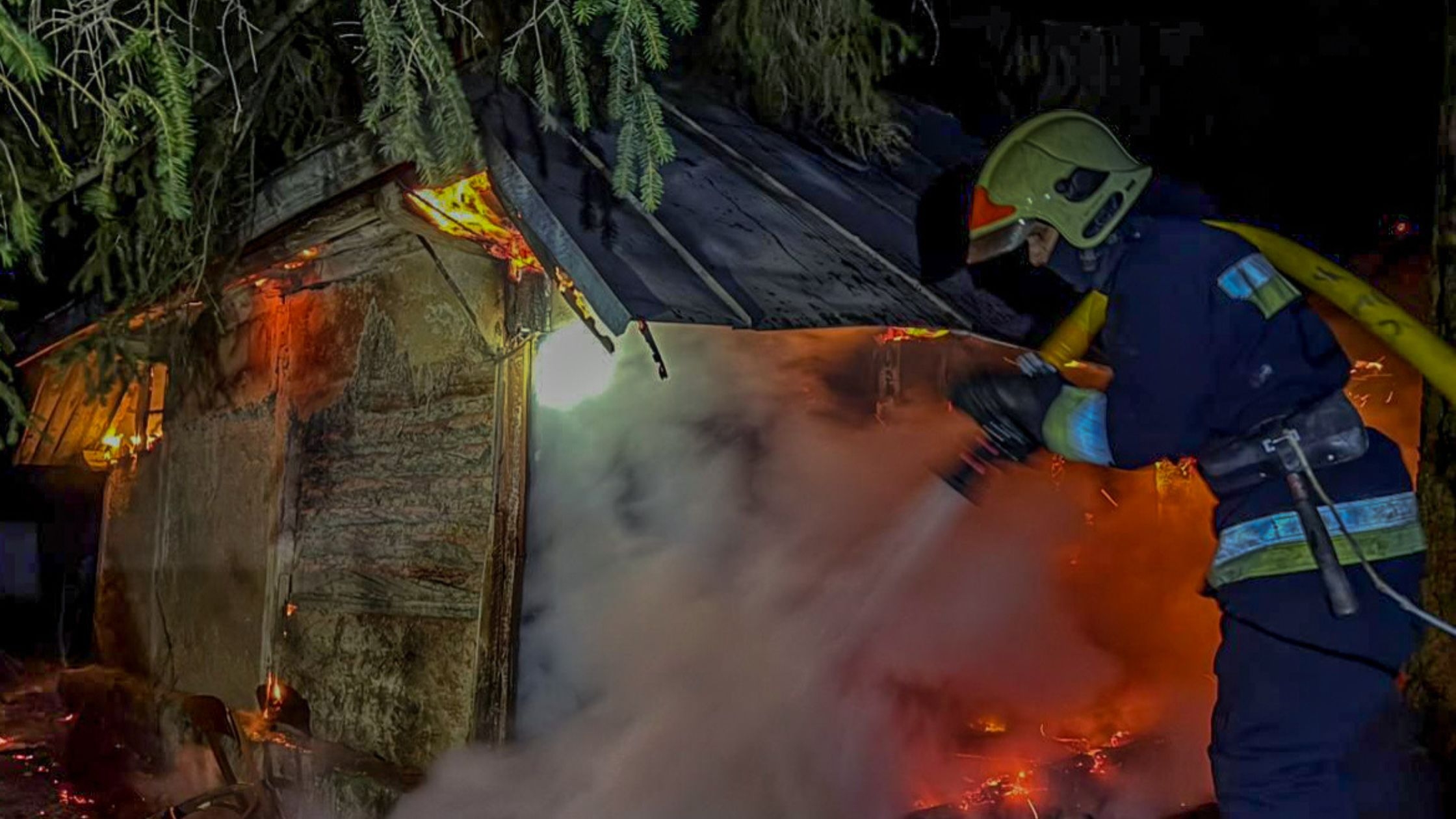 Пожежа від недопалка ледь не стала причиною загибелі жительки Вінниччини