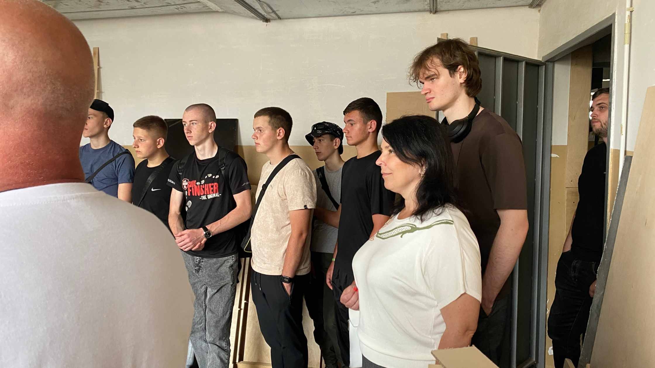 PROфорієнтація для підлітків вінницька молодь дізналась як виготовляють музичне обладнання