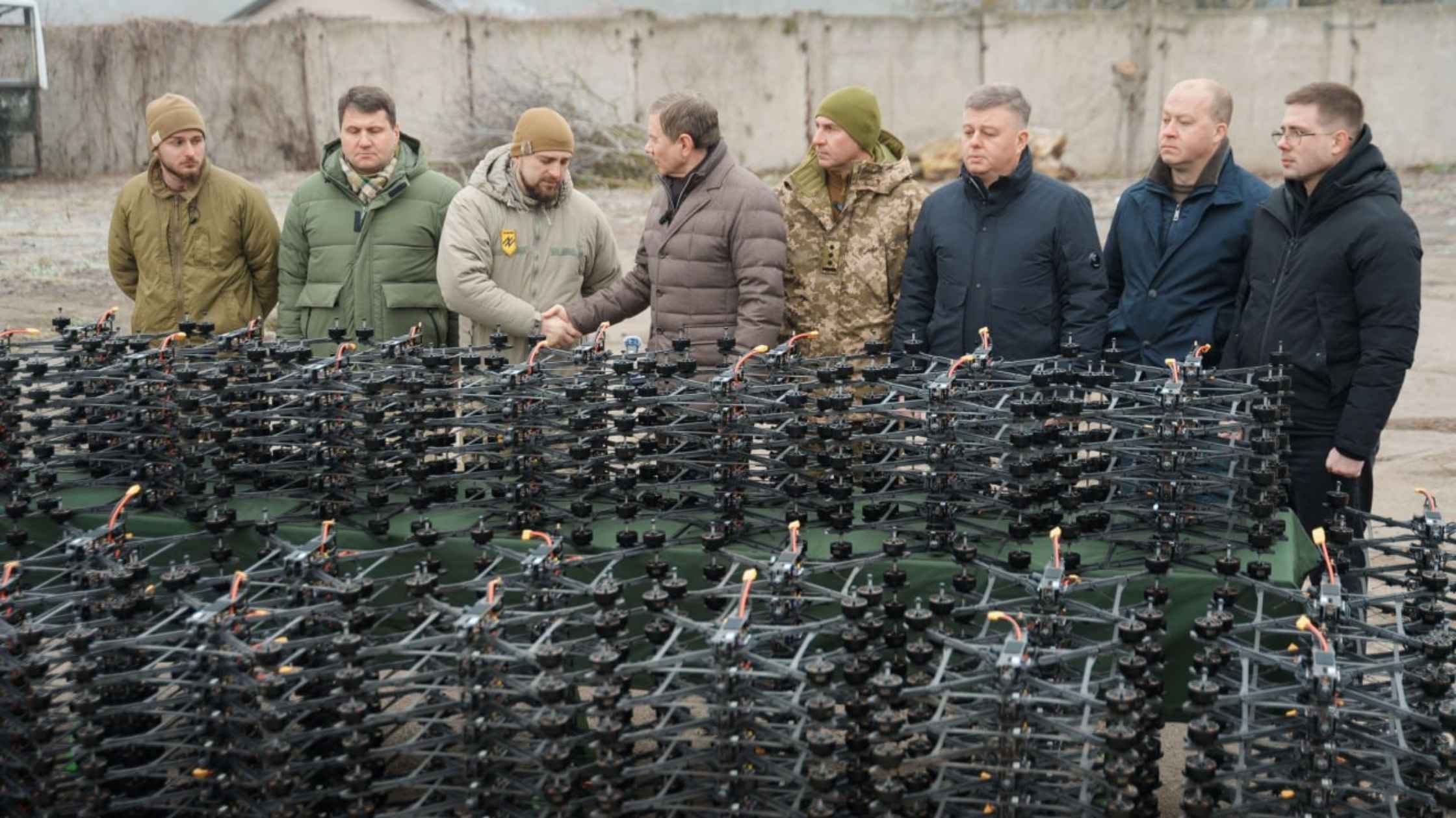 Прикордонники та “азовці” отримали з Вінниці по 200 FPV-дронів від Міжрегіонального гуманітарного штабу