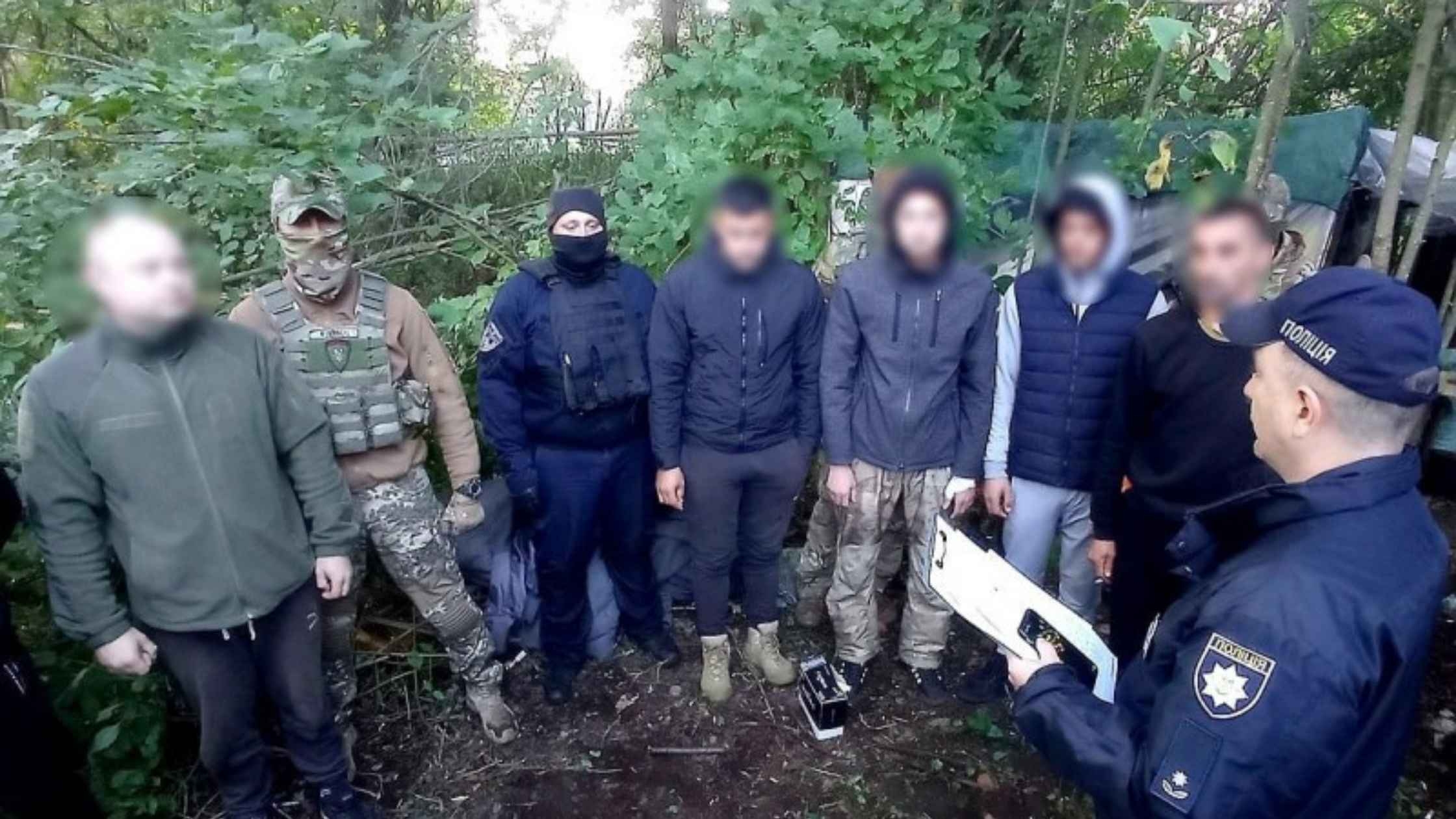 Саджали коноплі у промислових масштабах: на Вінниччині судитимуть наркоторгівців