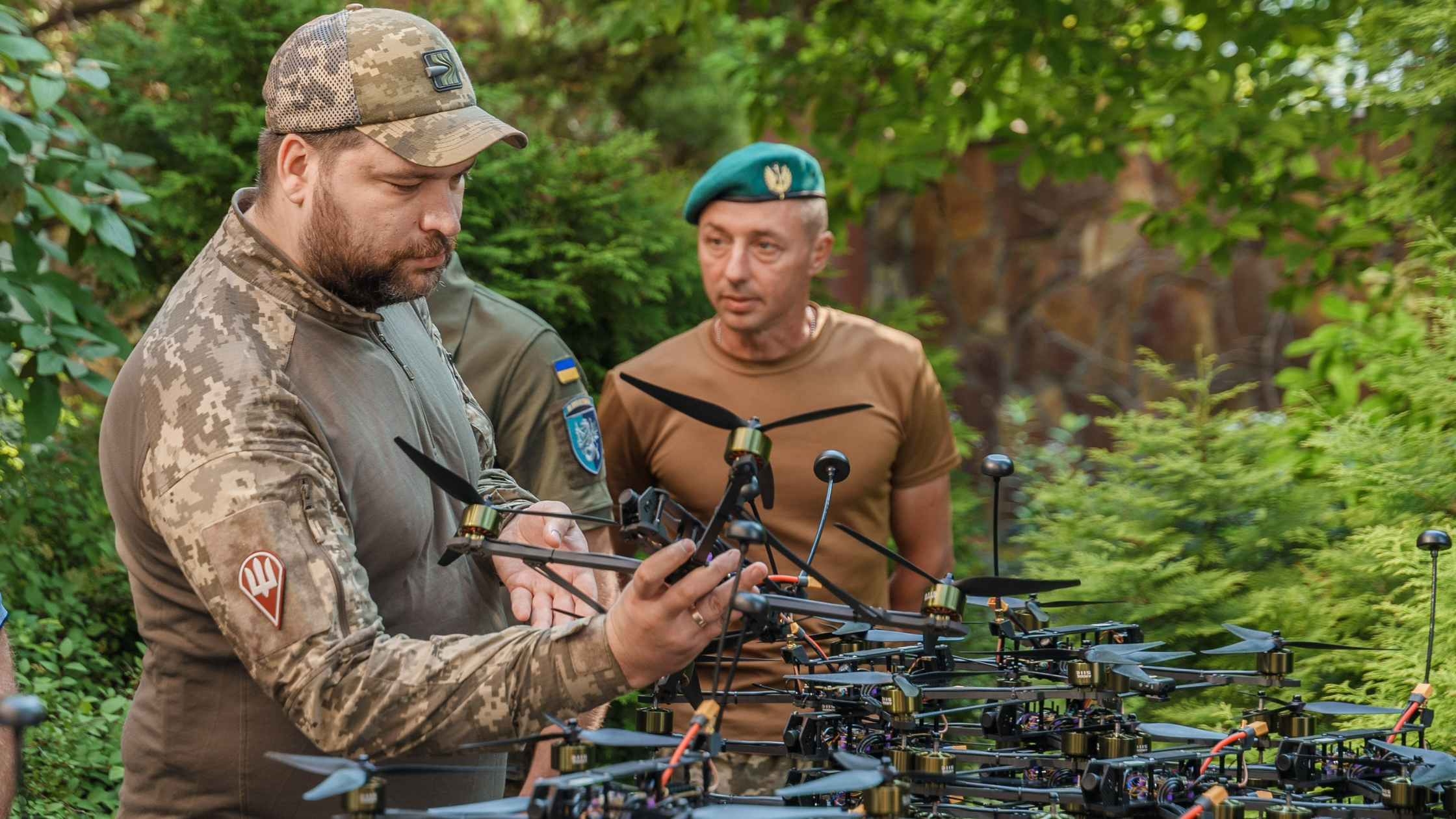 Ще дві військові бригади отримали спецтехніку від Вінниці