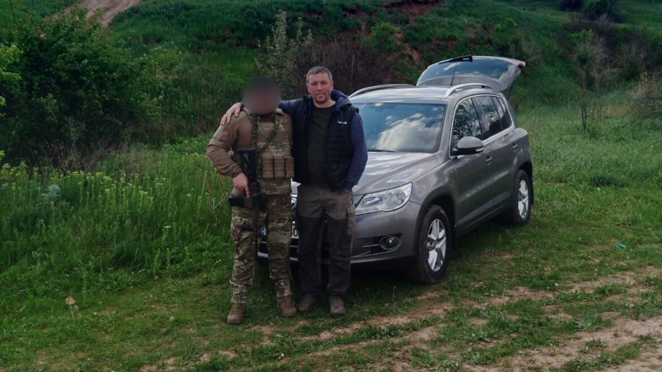 Ще три автівки для штурмових підрозділів відправилися з Вінниці на передову