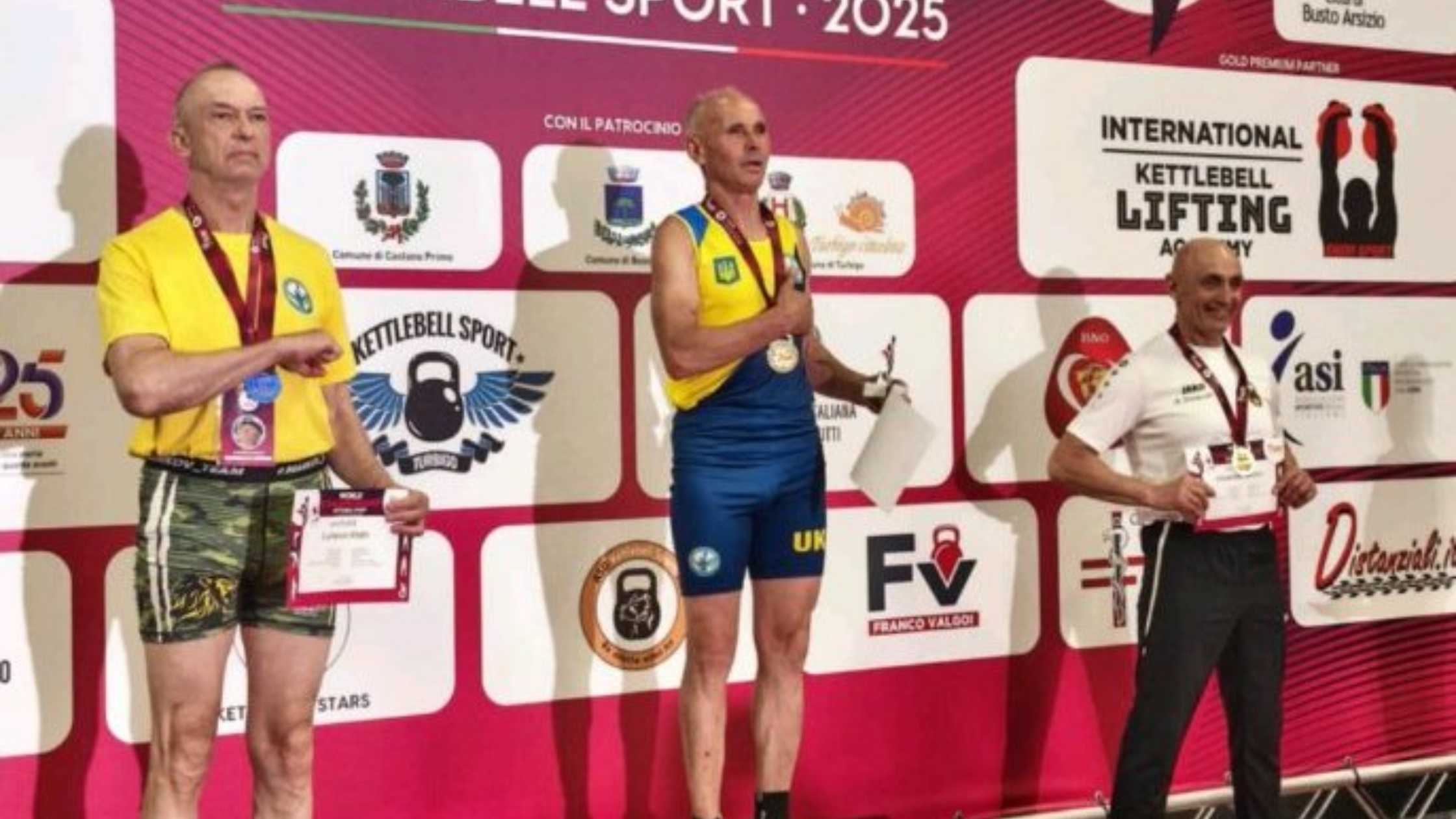 Спортсмен-ветеран з Томашполя здобув три золоті медалі й встановив новий світовий рекорд