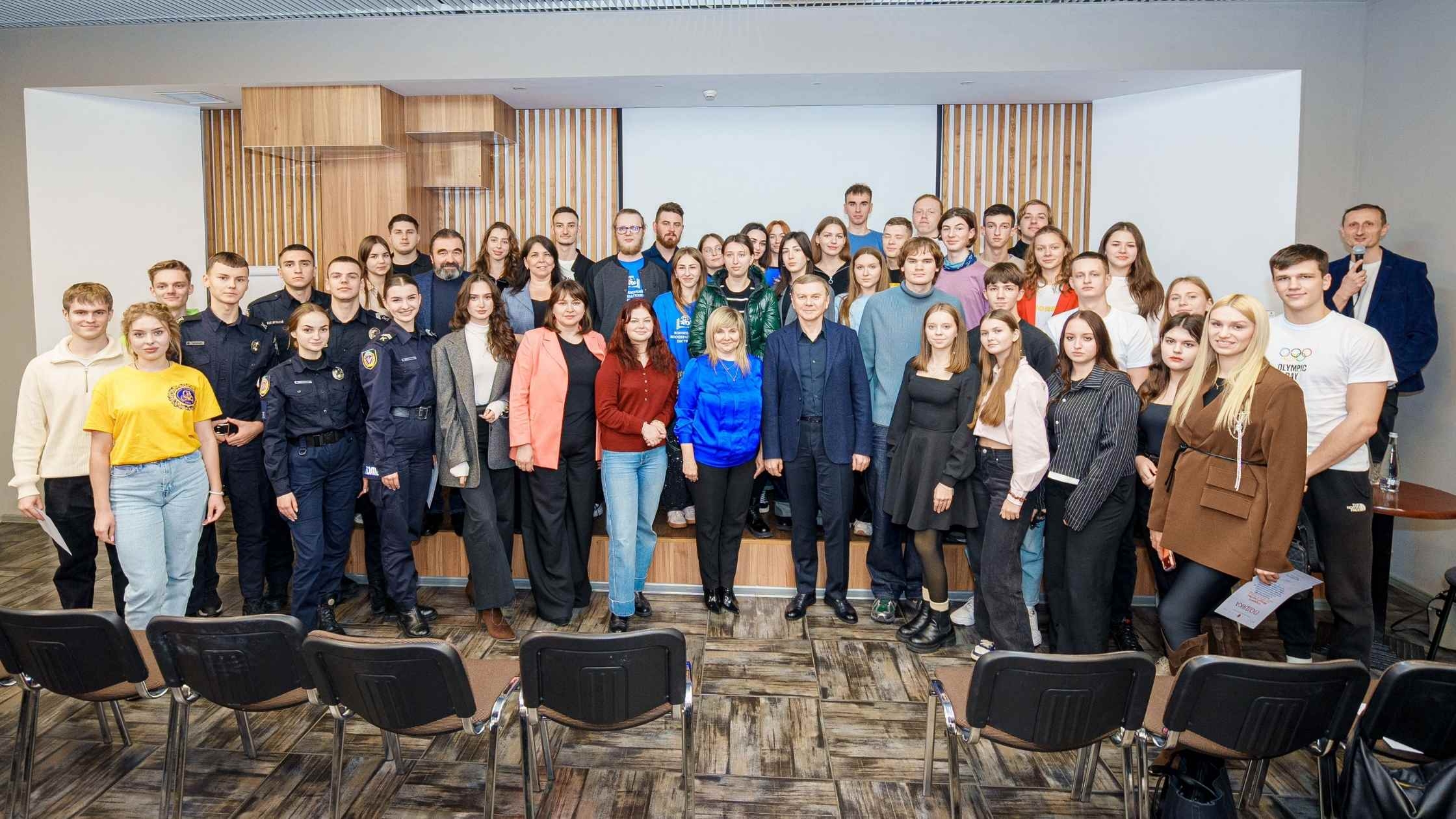 Студенти вінницьких навчальних закладів змагались у «БатлУм»