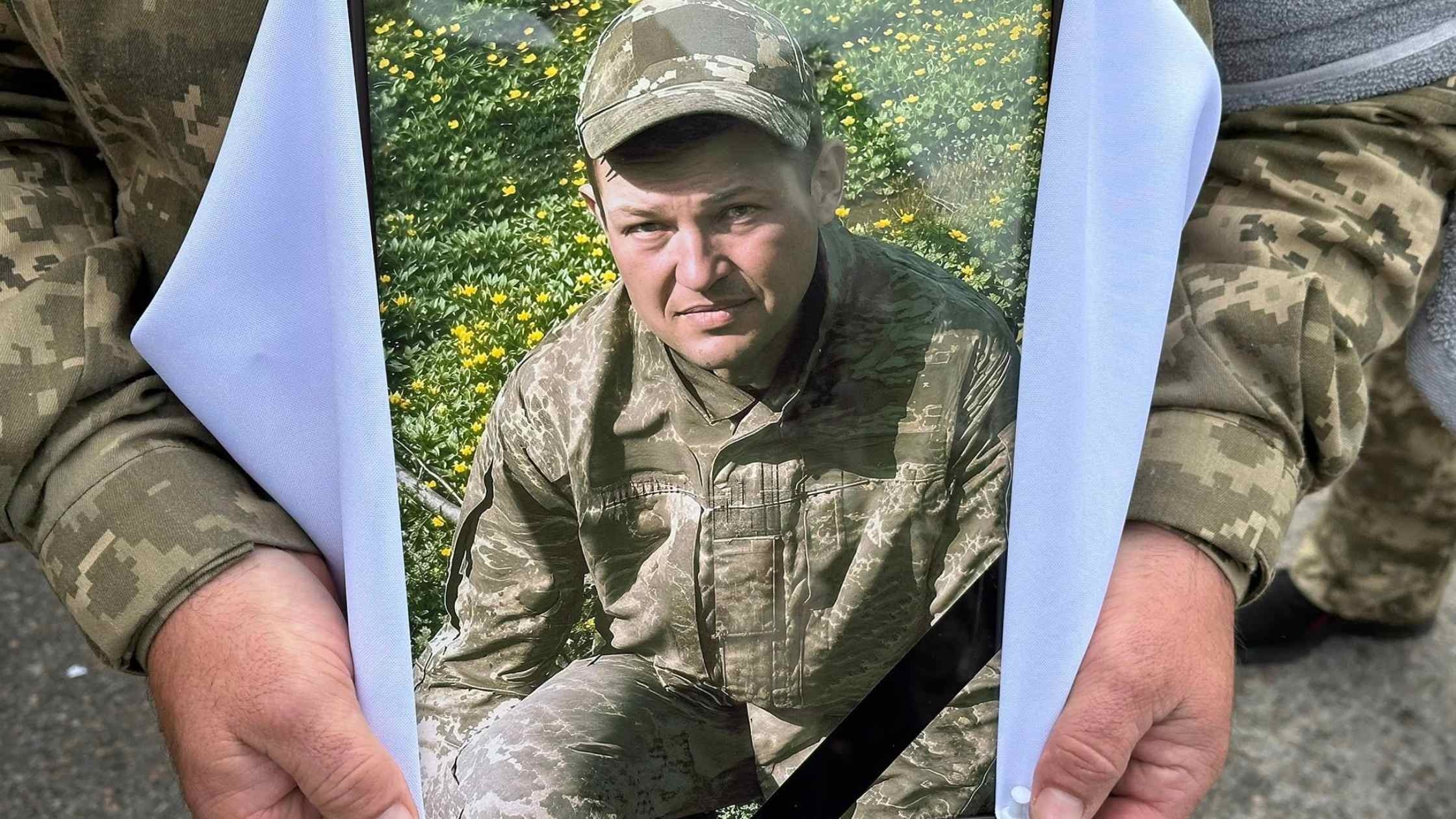 Тульчин попрощався із загиблим захисником зі стрілецького батальйону