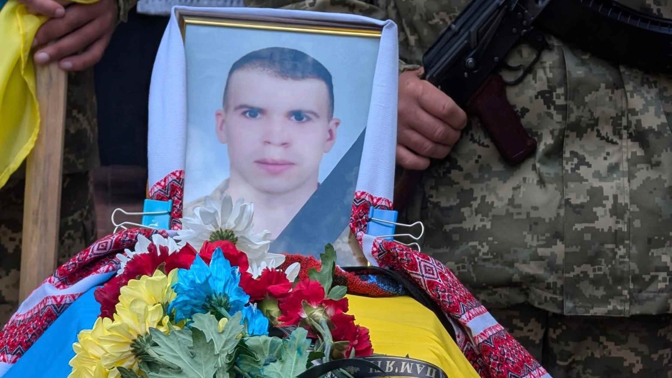 У 25 років загинув за Україну: у Гайсині поховали молодого Героя