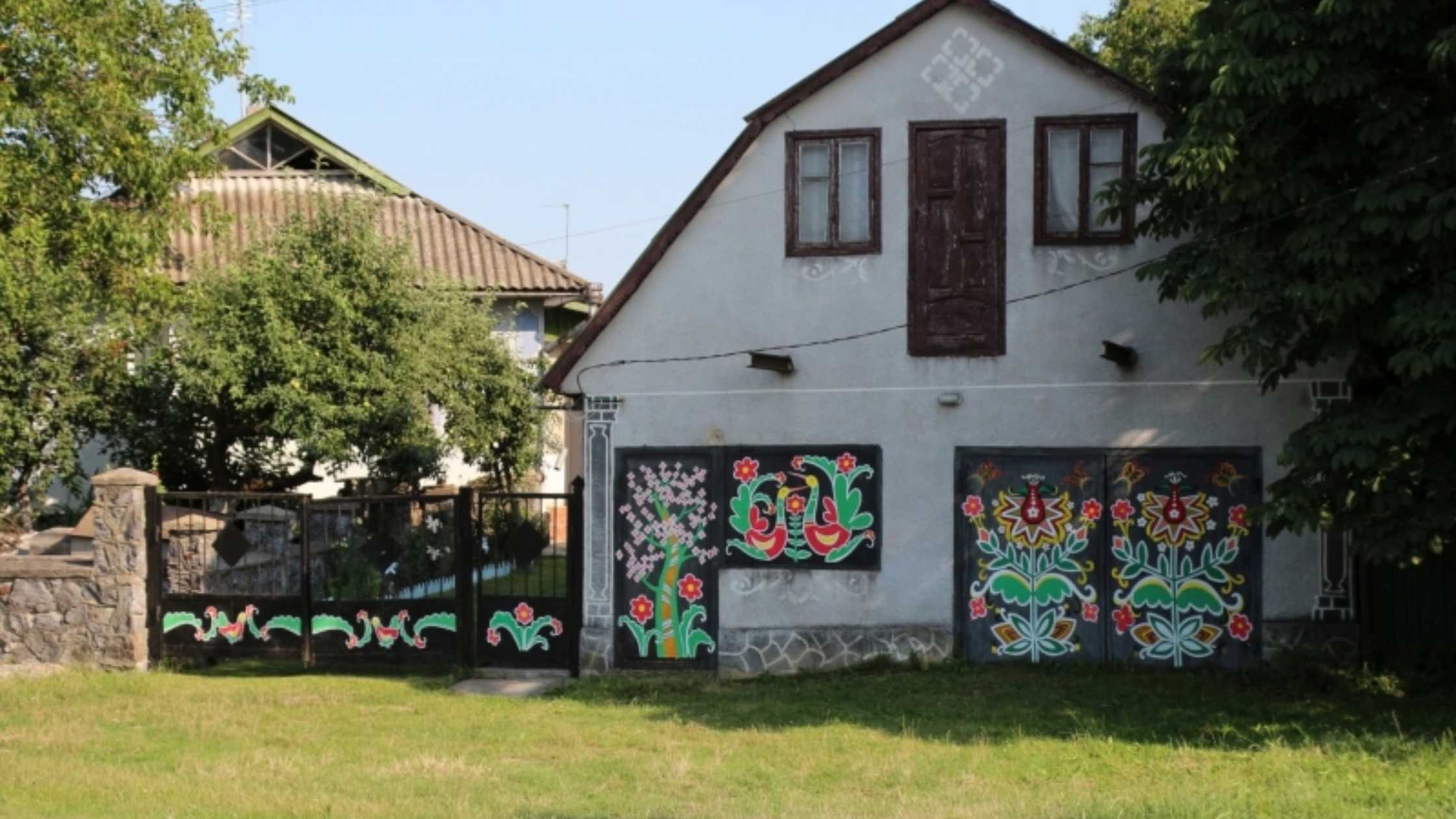 У Барській громаді провели симпозіум народного малярства «Мальована хата»