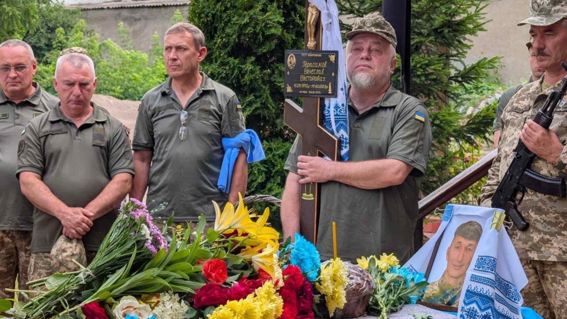 У Гайсинській громаді “на щиті” зустріли загиблого воїна зі штурмової бригади