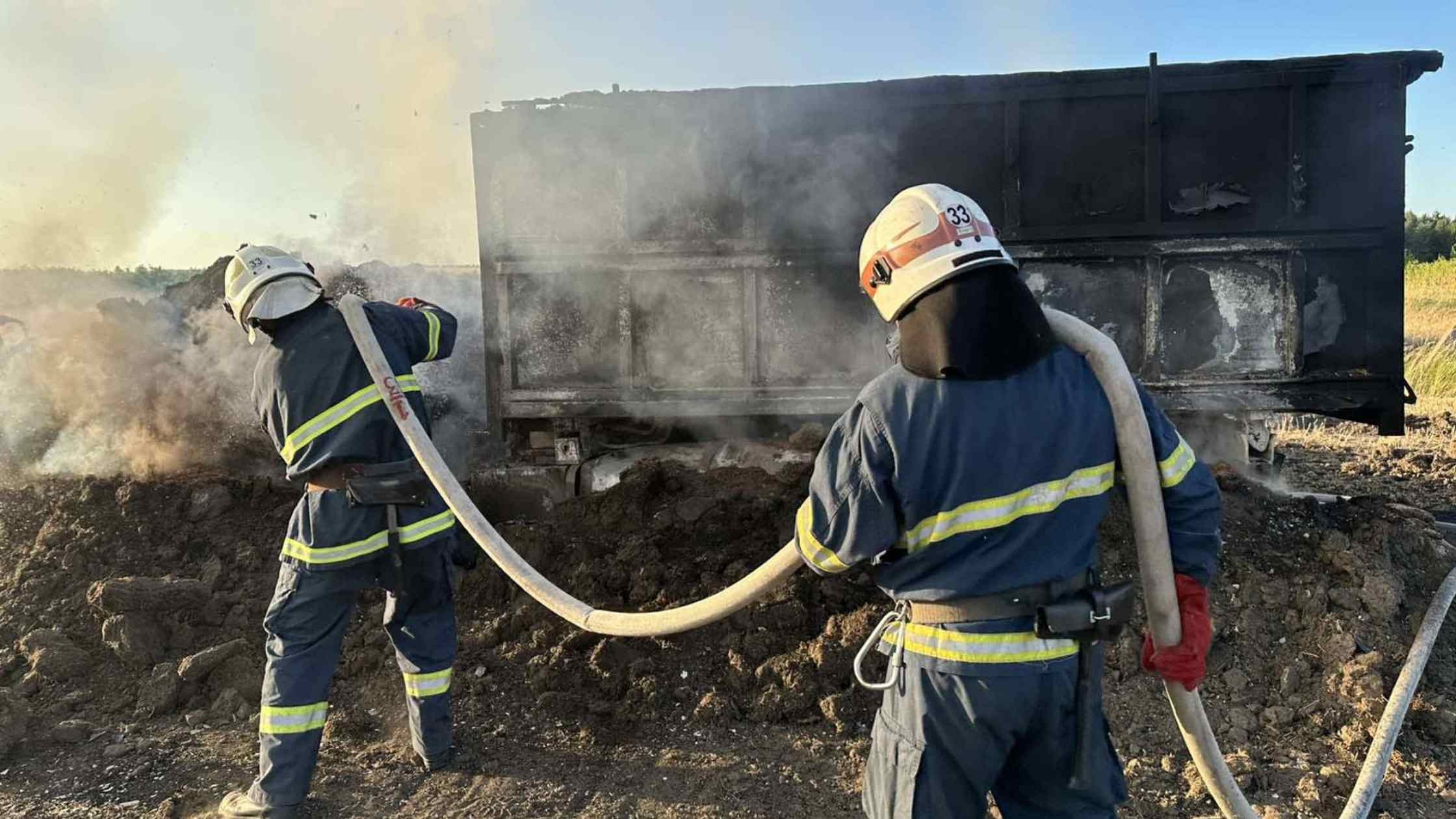 У Гайсинському районі вогонь охопив вантажівку, згоріло зерно