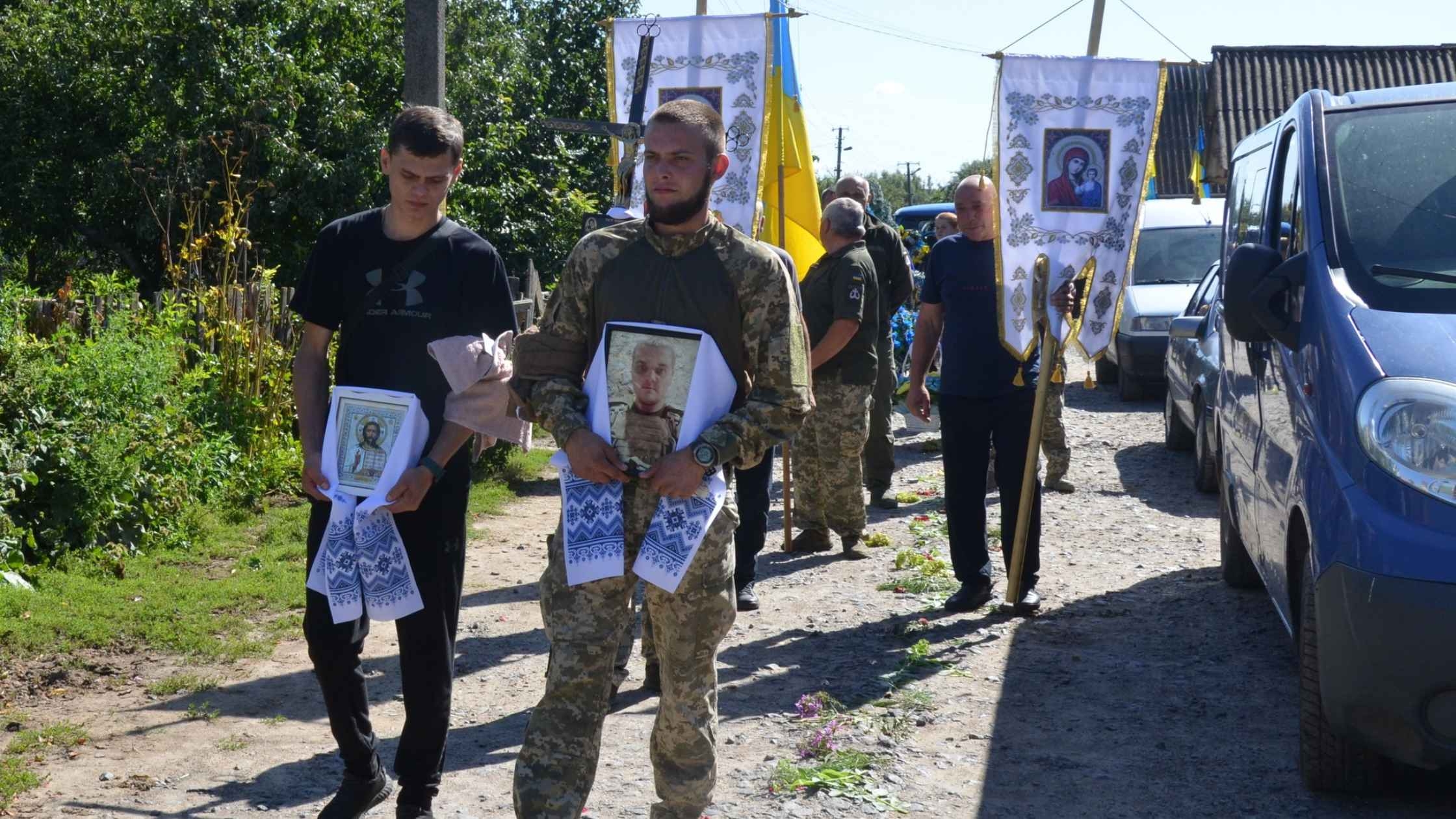 У Літині прощались з 27-річним старшим солдатом інженерно-саперного взводу