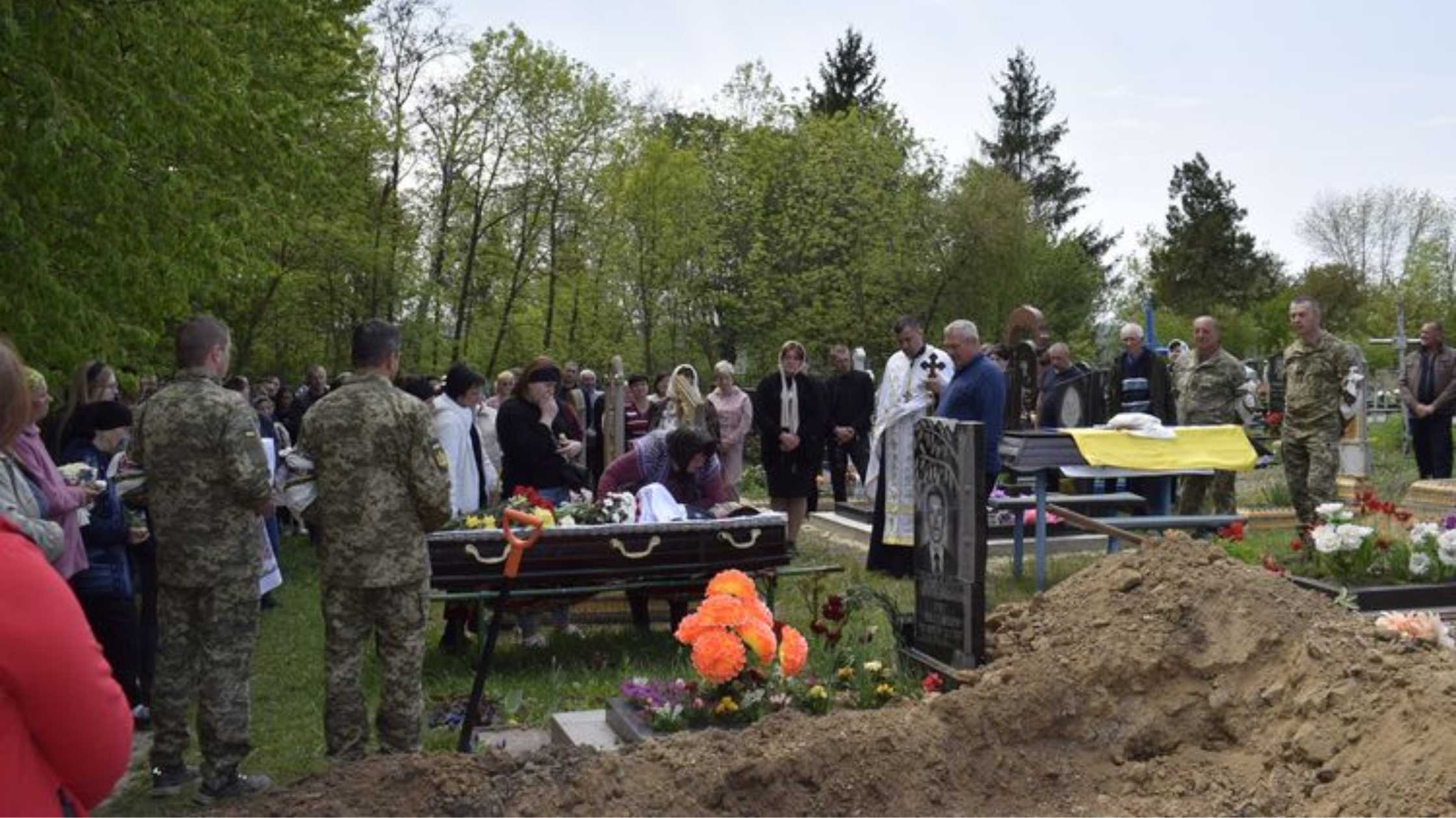 У Погребищі попрощалися з вірним військовій присязі захисником