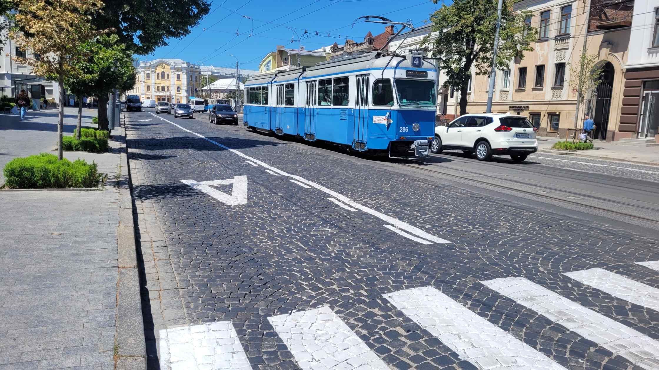 У центрі Вінниці з’явилася виділена смуга для тролейбусів і автобусів