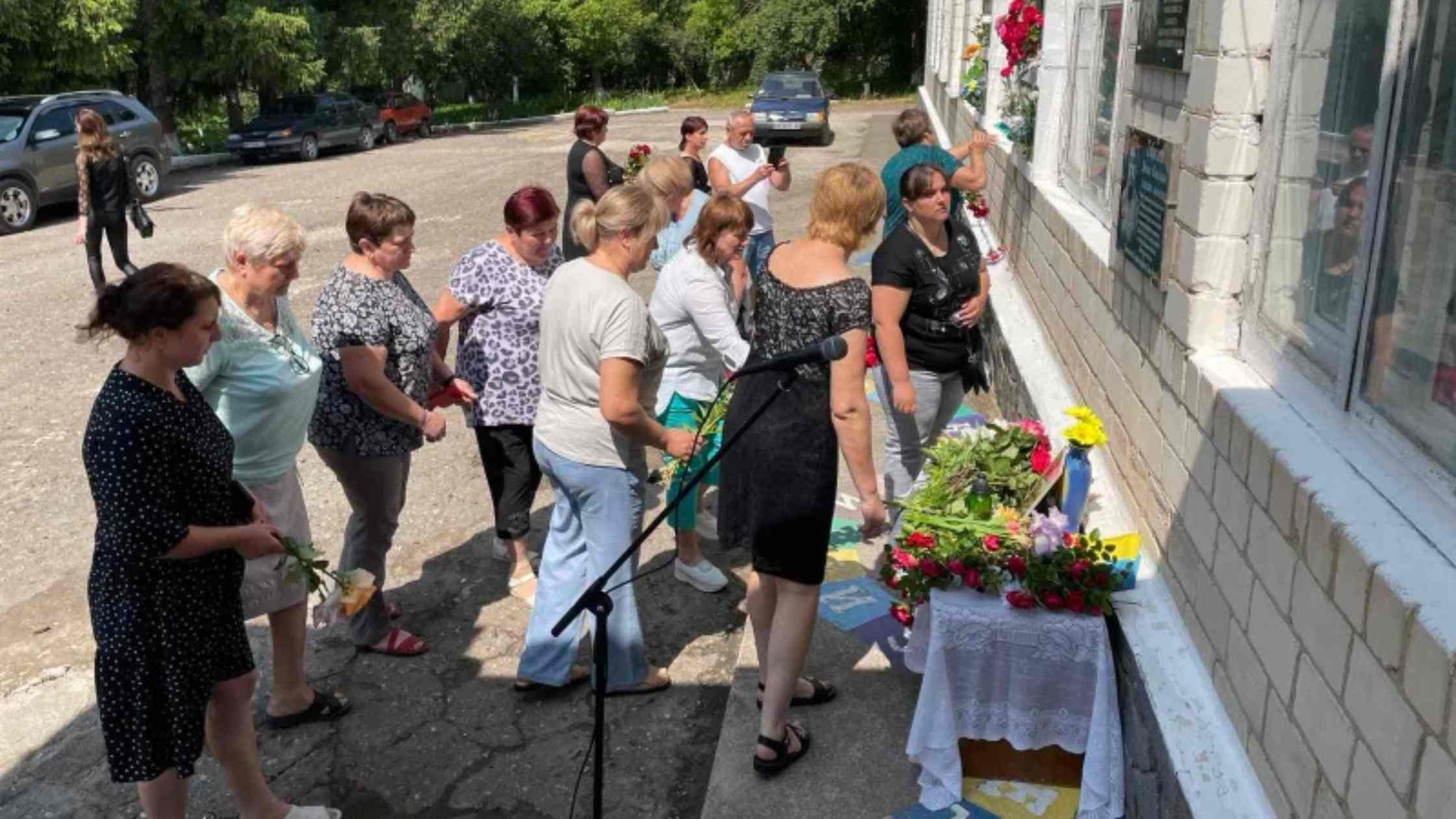 У Тульчинському районі встановили меморіальну дошку на честь воїна-земляка