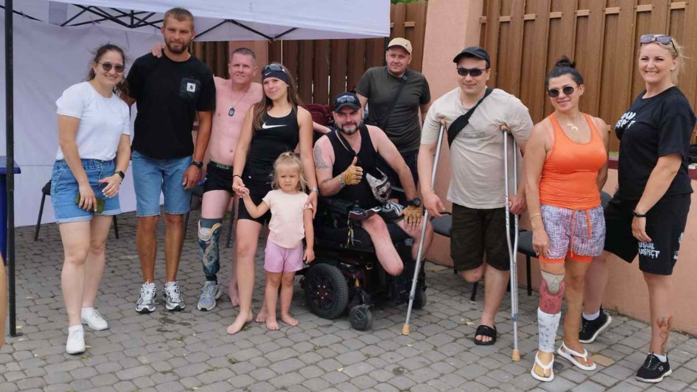 У Вінниці для ветеранів влаштували катання на SUP-дошках та човнах «драконах»