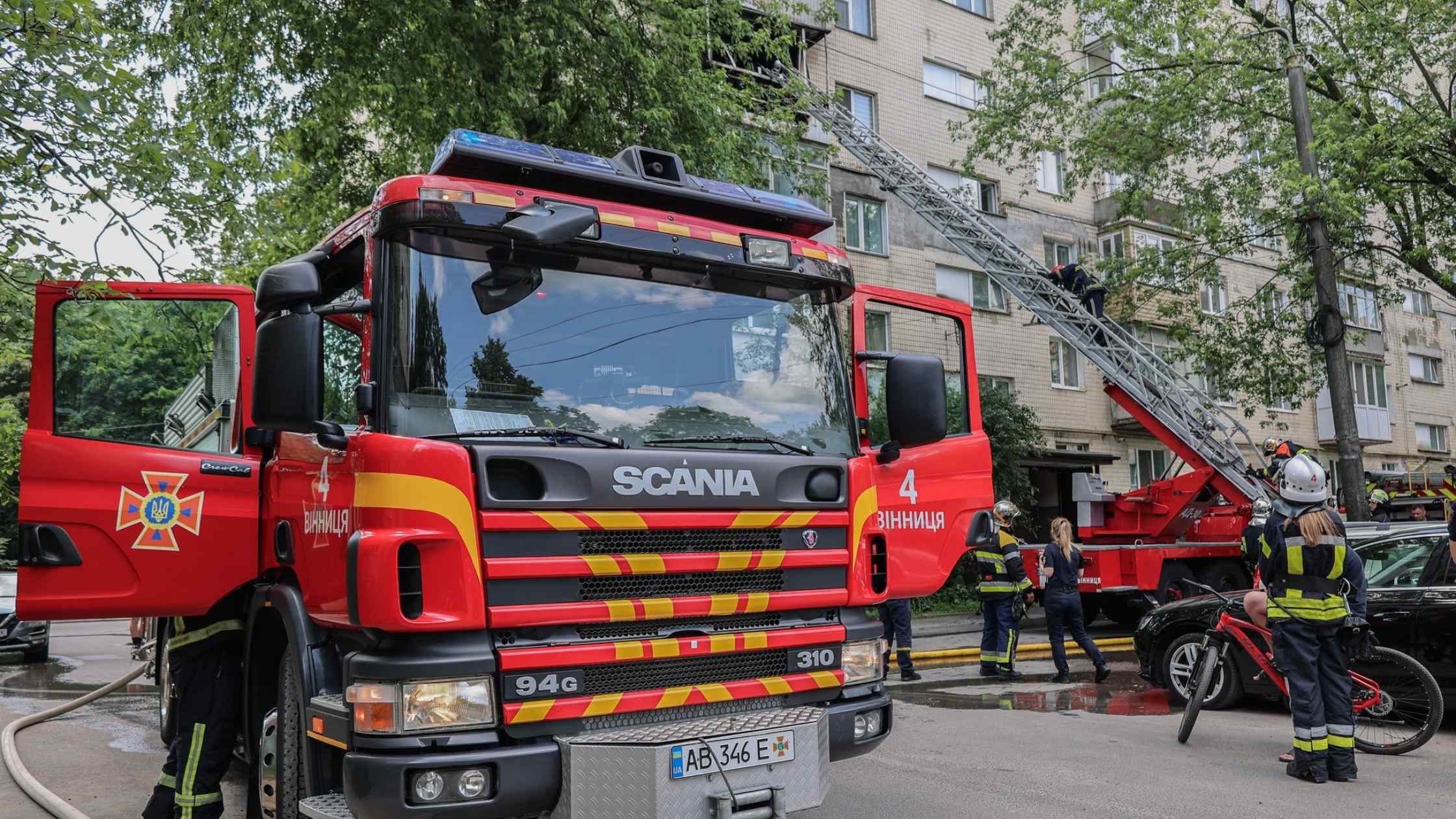 У Вінниці горів балкон у багатоквартирному будинку